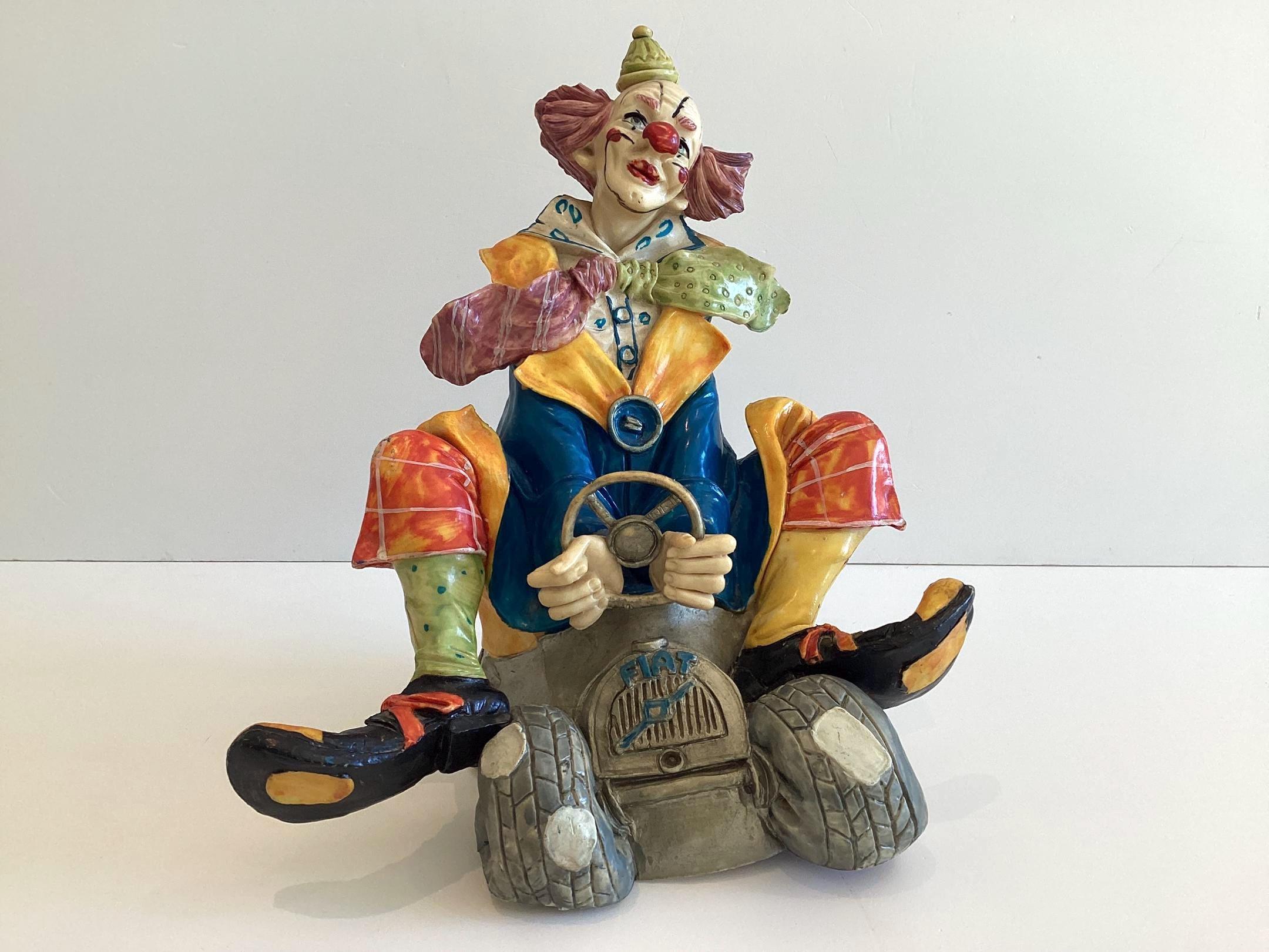 Vintage Clown Figurine | 1980s Italian Resin Sculpture D5073, Signed Fiat Car Statue — photo 4 of 11