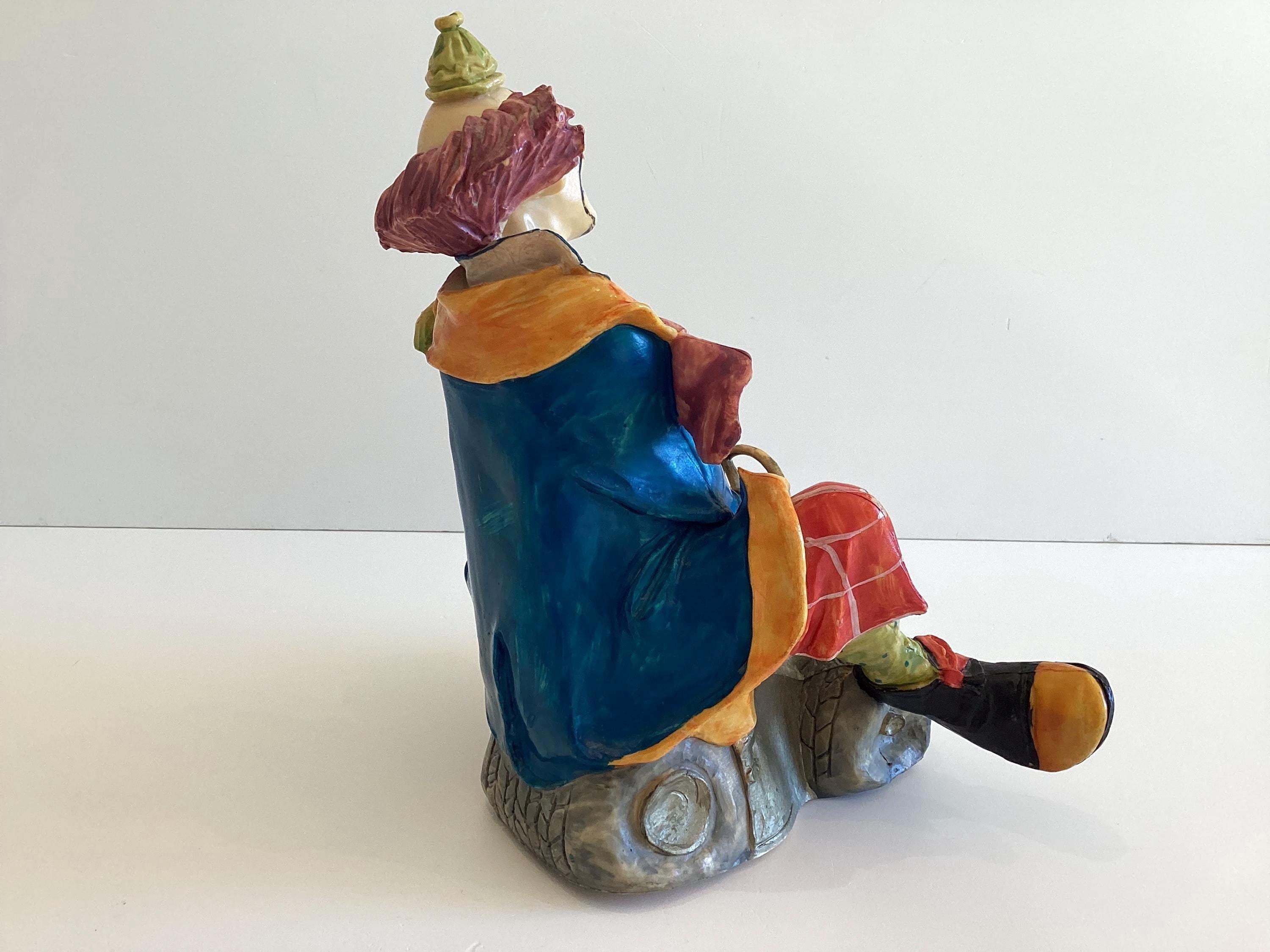Vintage Clown Figurine | 1980s Italian Resin Sculpture D5073, Signed Fiat Car Statue — photo 10 of 11