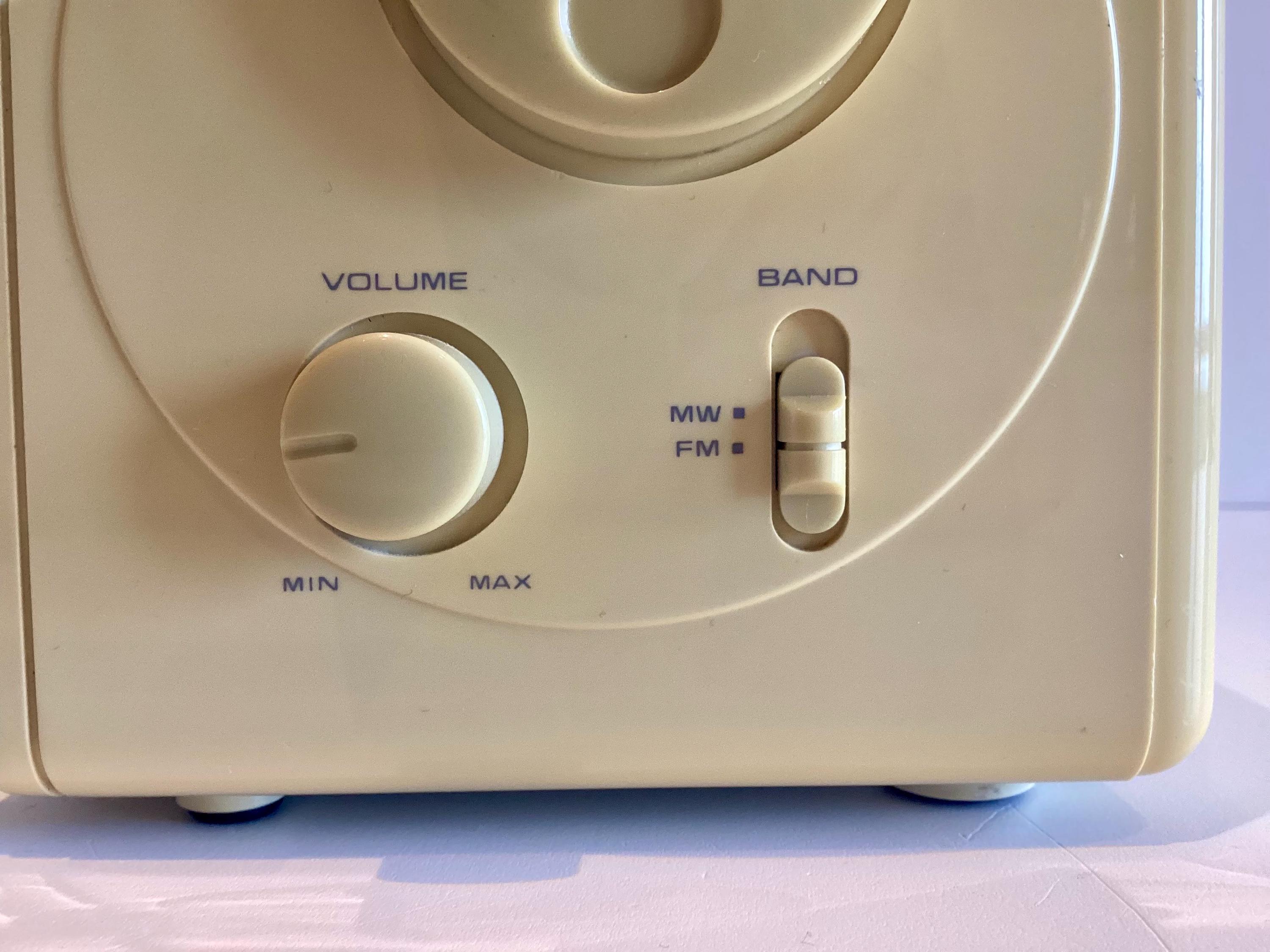 Vintage Radio Cube Clock | Tensai 1980s Cassette Player & Alarm, Rare Taiwan Retro Audio — photo 11 of 11