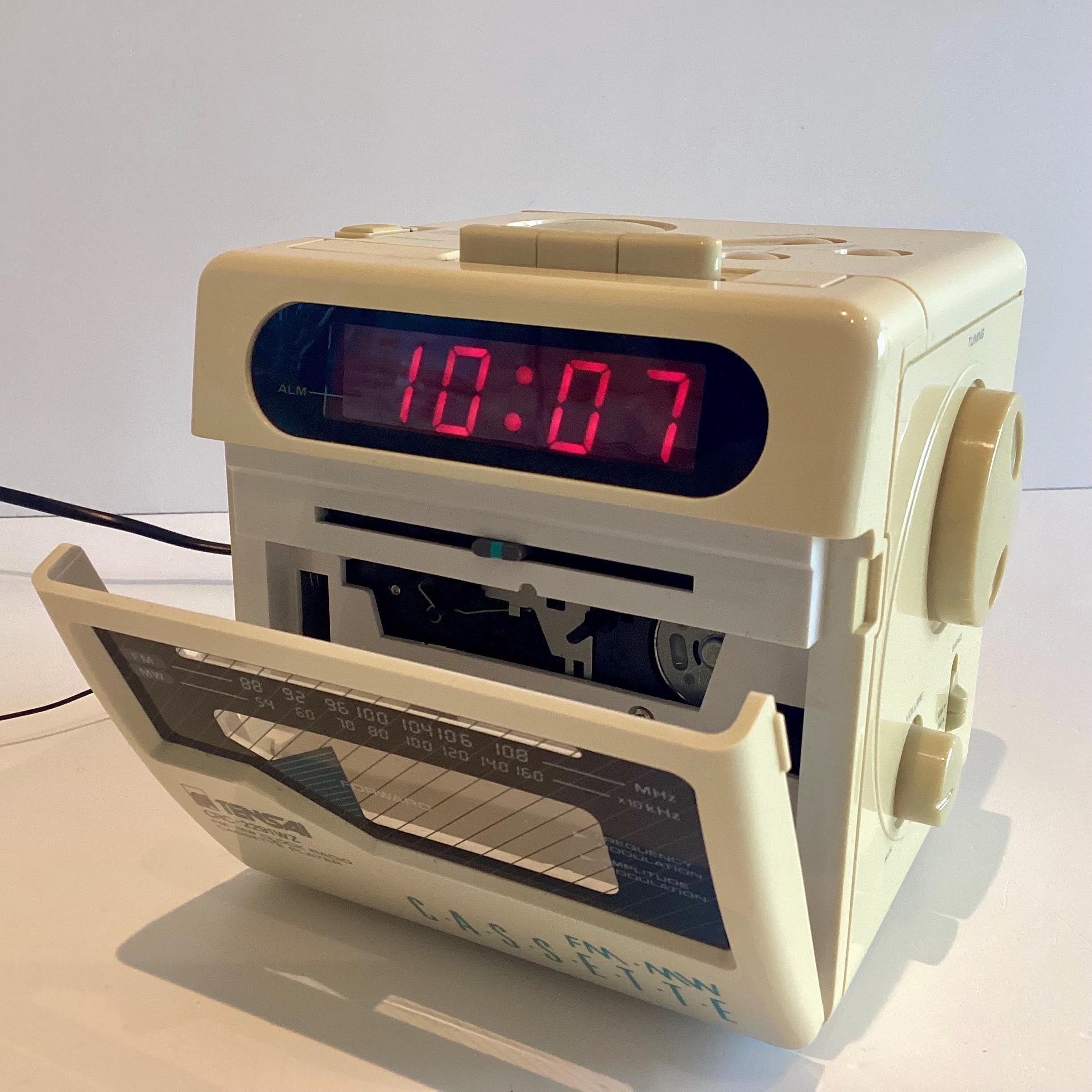 Vintage Radio Cube Clock | Tensai 1980s Cassette Player & Alarm, Rare Taiwan Retro Audio — photo 5 of 11
