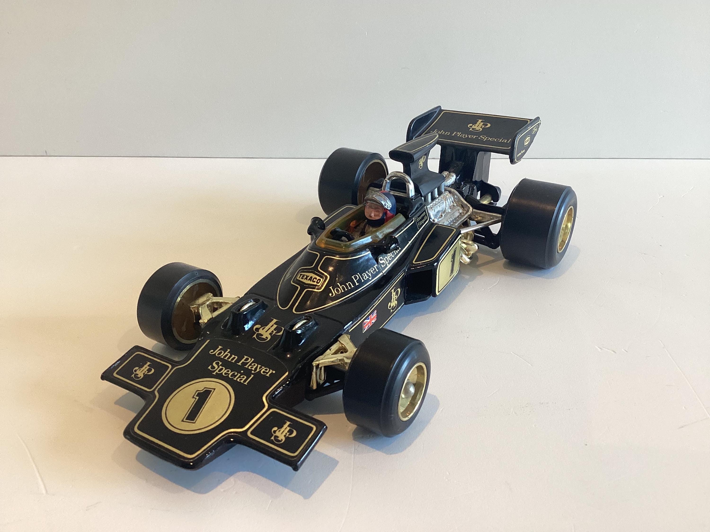 Vintage Car Model | Corgi John Player Special 1970s, Scale 1:18 Emerson Fittipaldi Die-Cast — photo 2 of 11