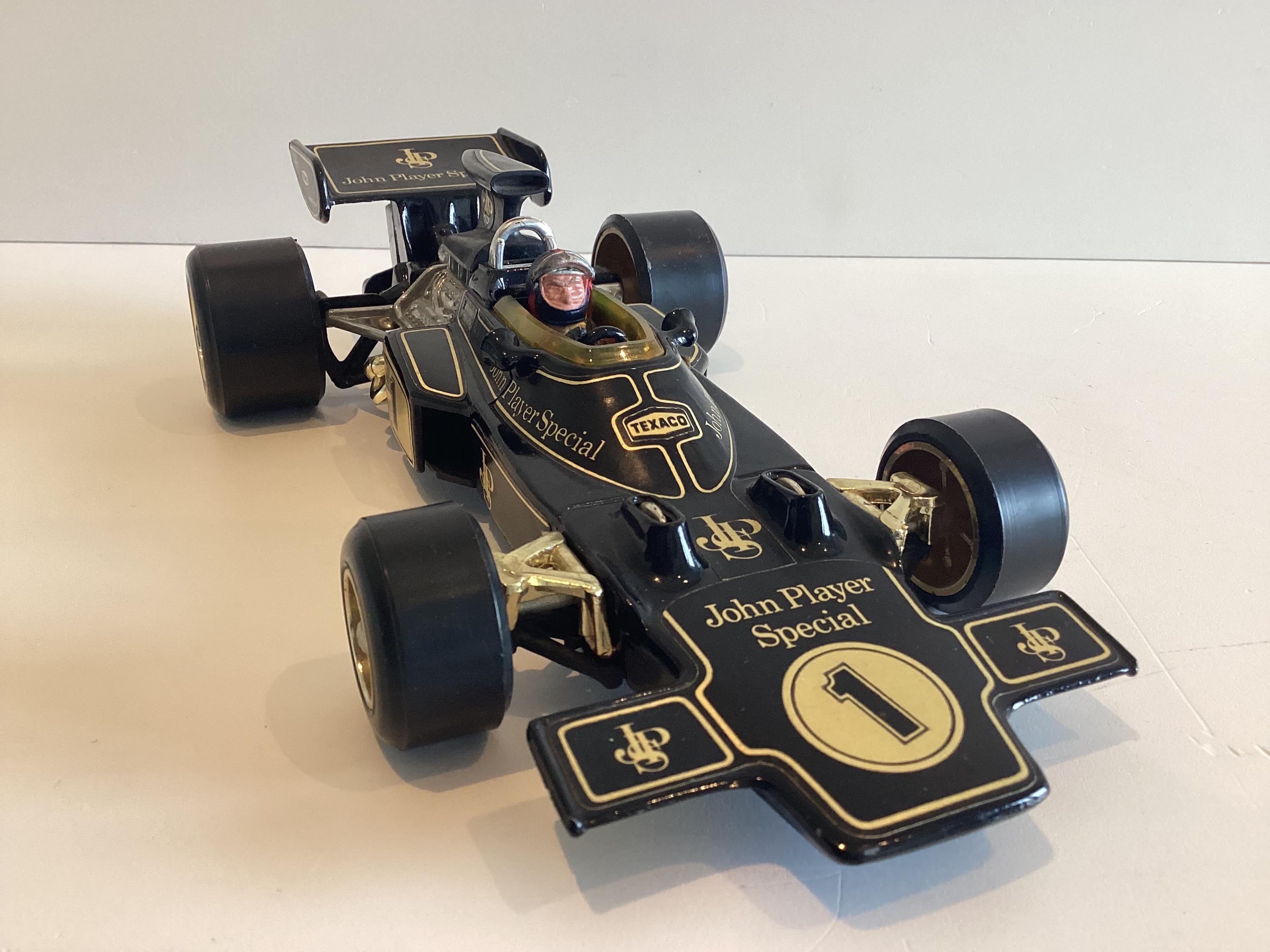 Vintage Car Model | Corgi John Player Special 1970s, Scale 1:18 Emerson Fittipaldi Die-Cast — photo 3 of 11