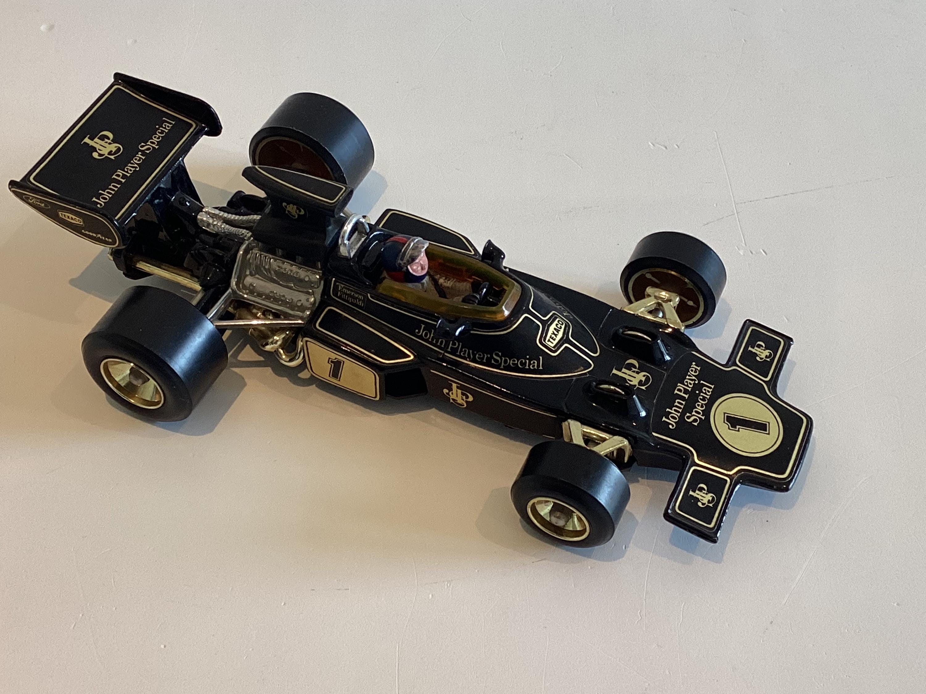 Vintage Car Model | Corgi John Player Special 1970s, Scale 1:18 Emerson Fittipaldi Die-Cast — photo 7 of 11