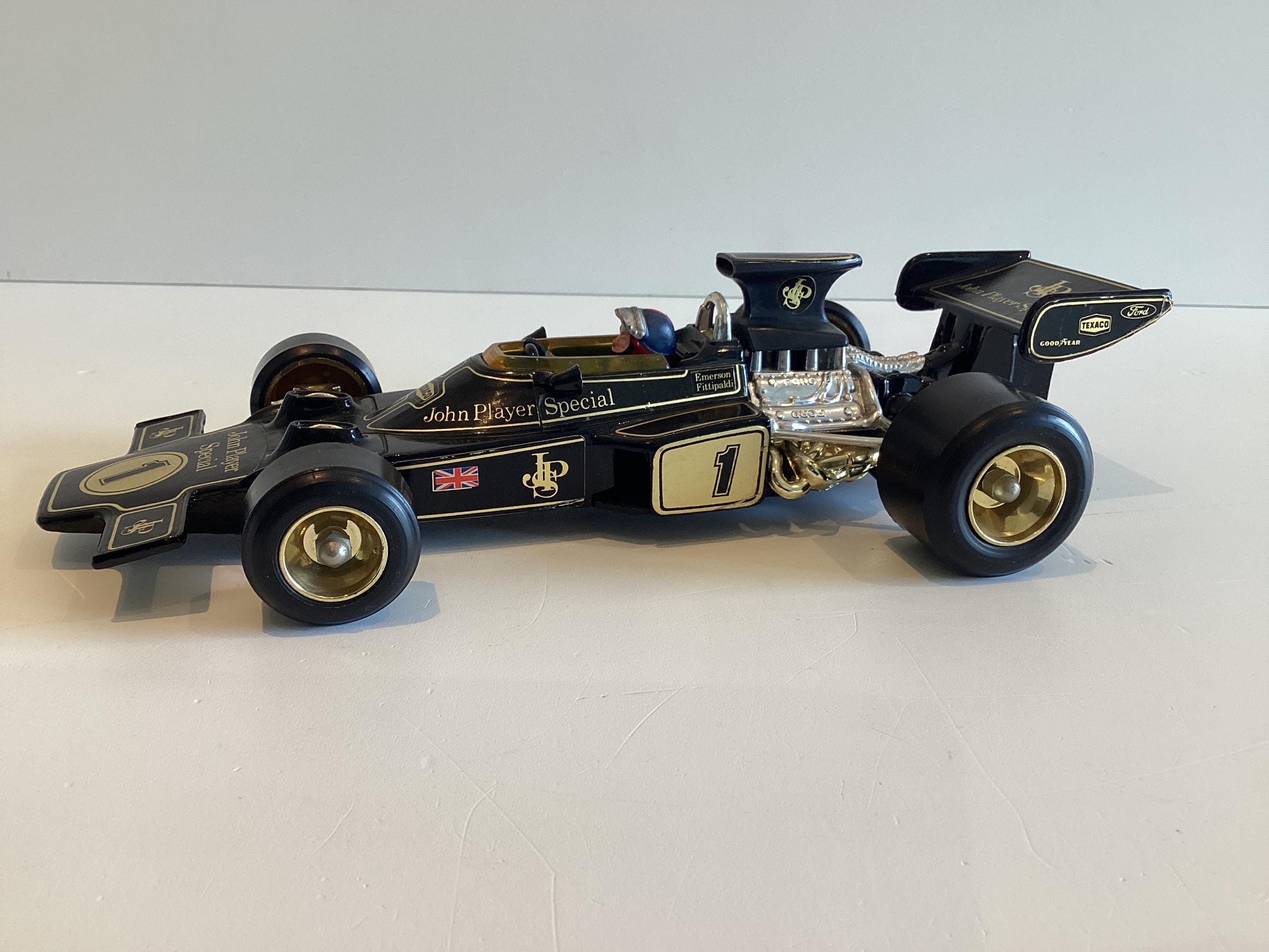 Vintage Car Model | Corgi John Player Special 1970s, Scale 1:18 Emerson Fittipaldi Die-Cast — photo 9 of 11