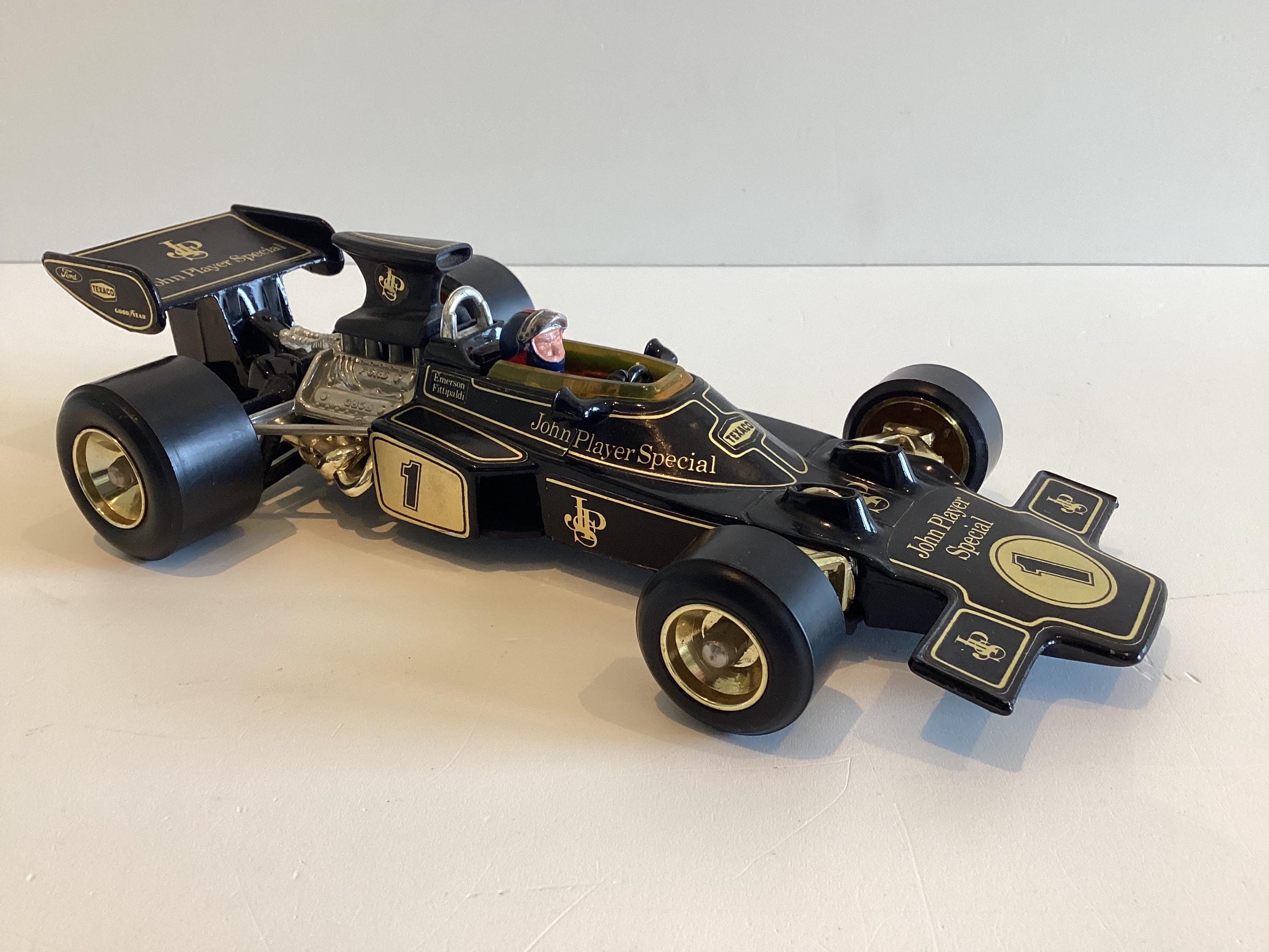 Vintage Car Model | Corgi John Player Special 1970s, Scale 1:18 Emerson Fittipaldi Die-Cast — photo 10 of 11