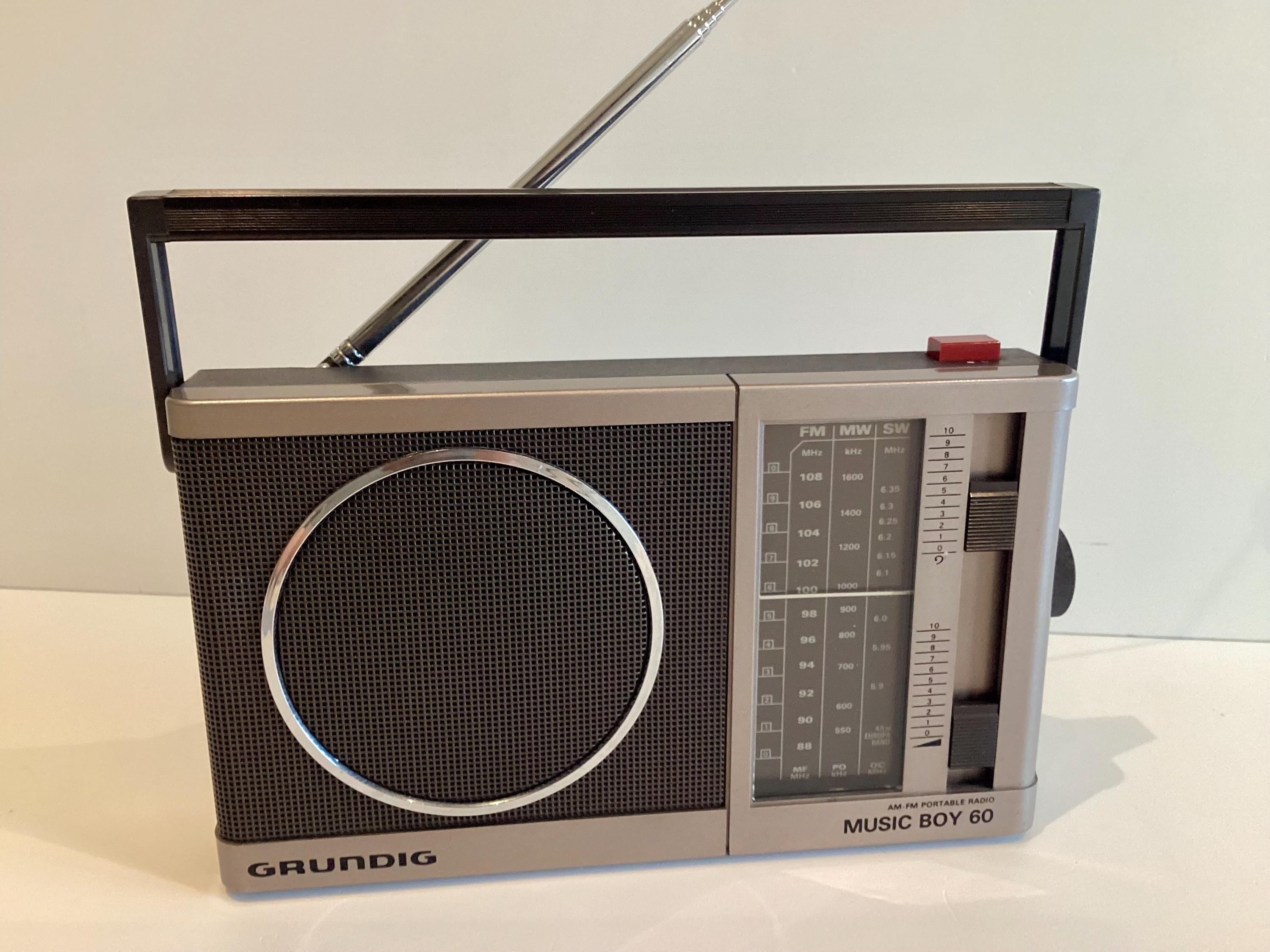 Vintage  Radio Grundig Music Boy 60 (1983), Made in Germany, Portable Working, Collectible — photo 2 of 9