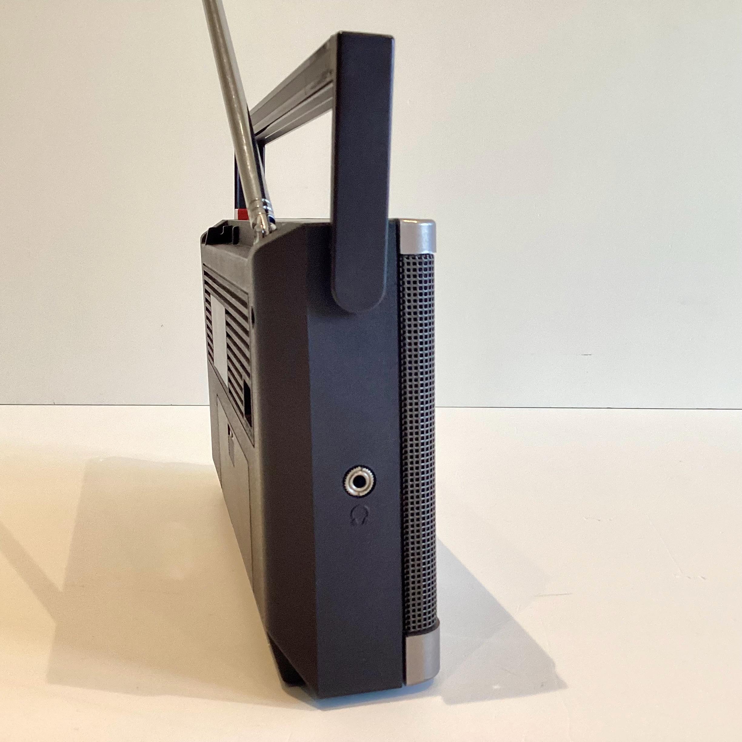 Vintage  Radio Grundig Music Boy 60 (1983), Made in Germany, Portable Working, Collectible — photo 6 of 9