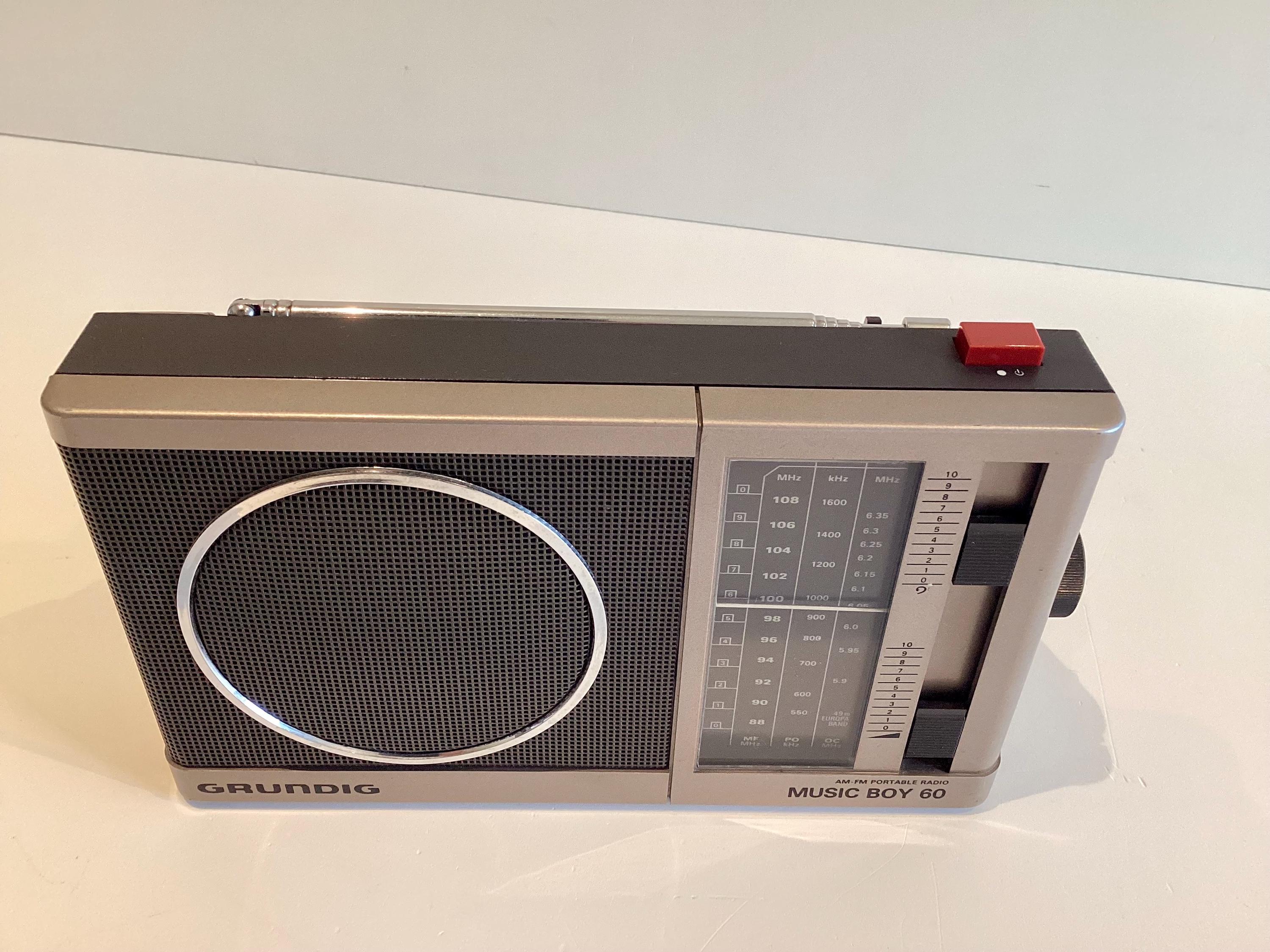 Vintage  Radio Grundig Music Boy 60 (1983), Made in Germany, Portable Working, Collectible — photo 7 of 9