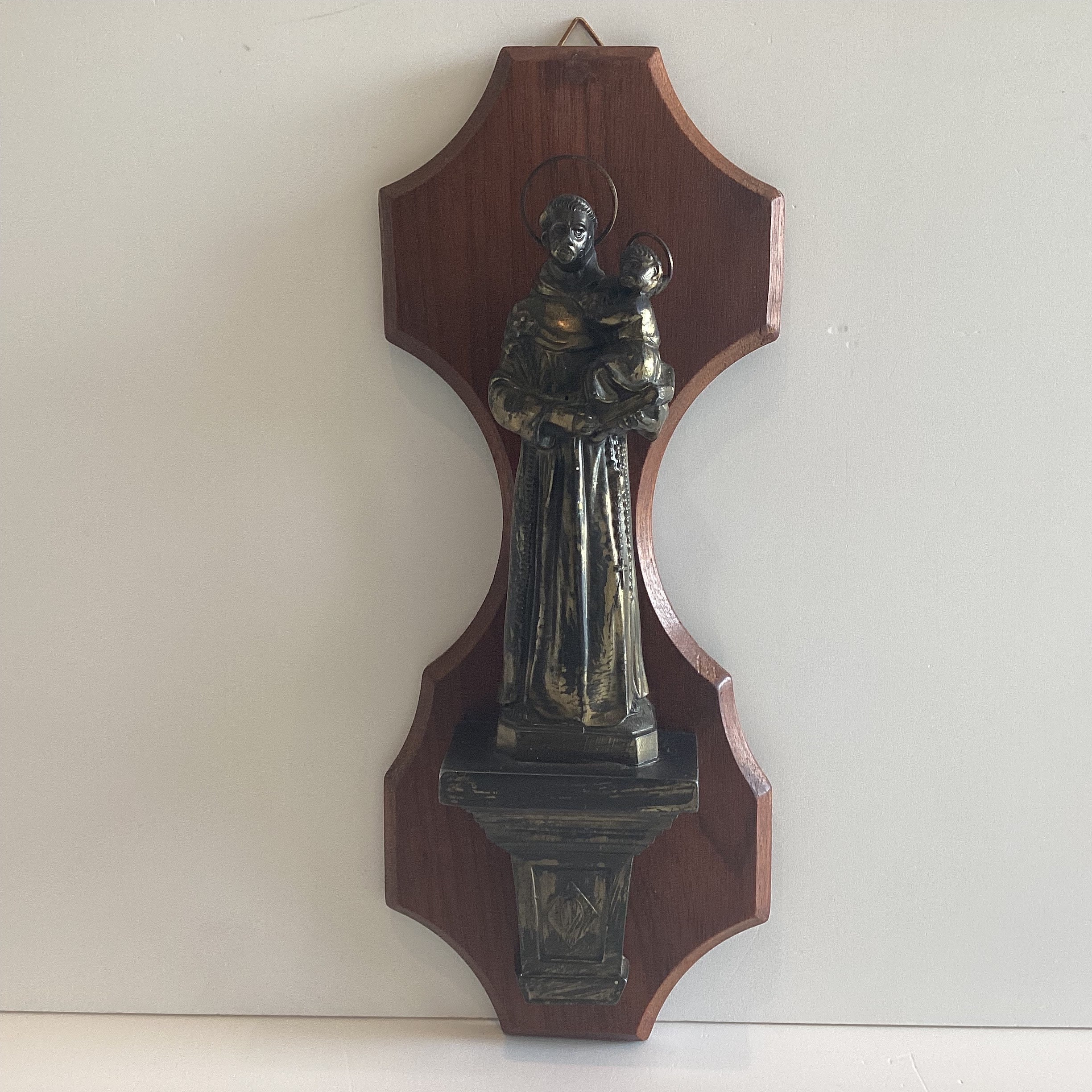 Antique Sculpture | 1900s French Saint Anthony, Religious Wall Statue — photo 3 of 8