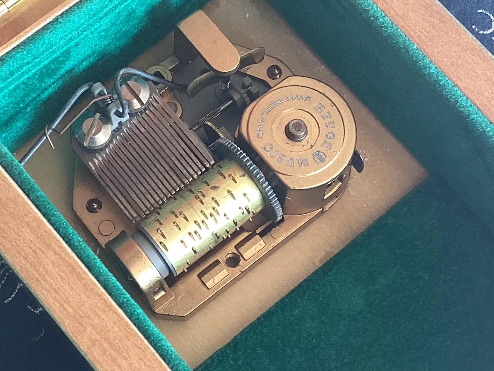 Vintage Music Box Reuge Swiss Chopin Tristesse 1980s Green Lacquered Wood — photo 11 of 11