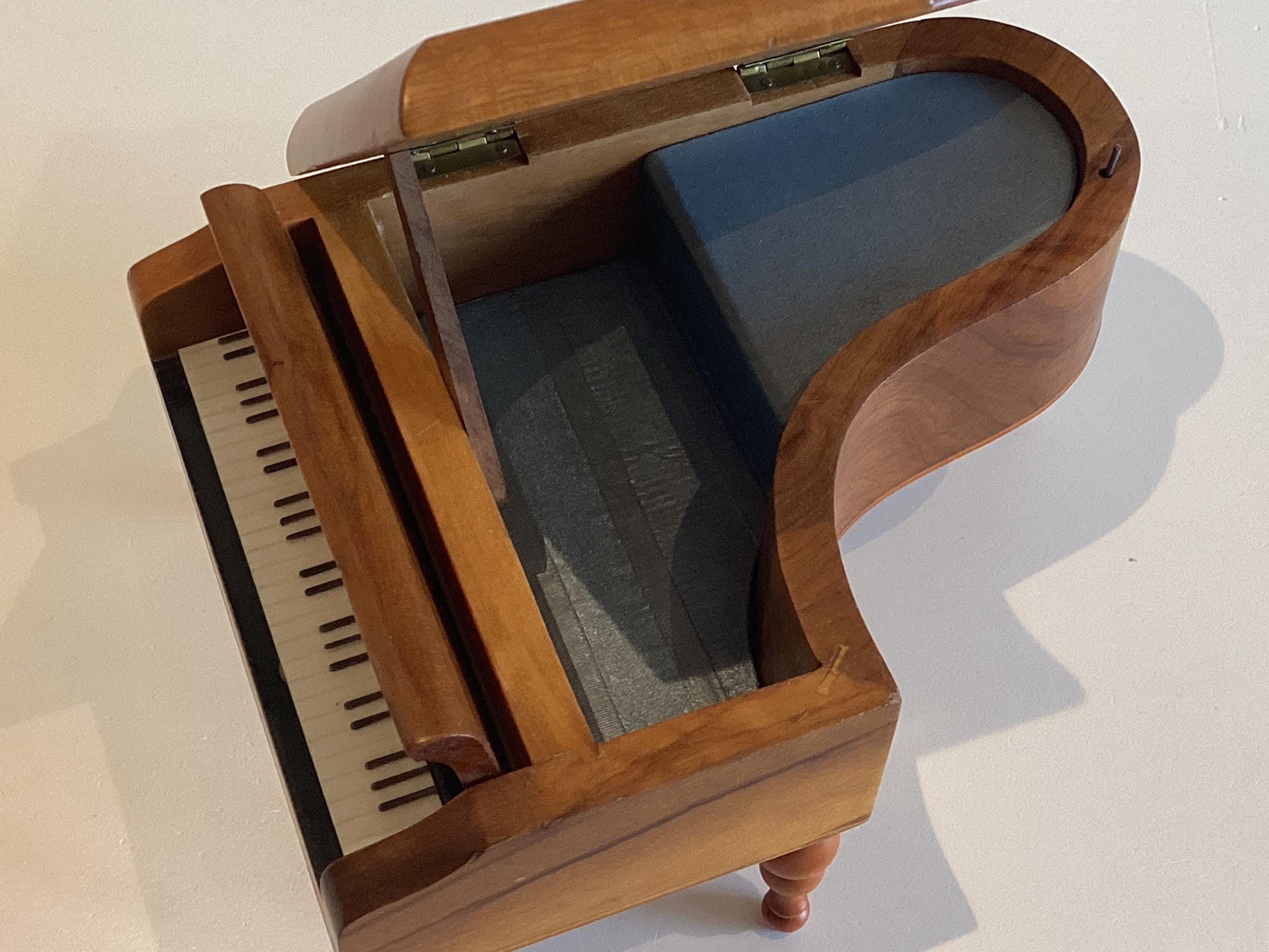 Vintage Music Box | Jewelry Container (1960s) Hand-Painted Italian Gran Piano — photo 7 of 11