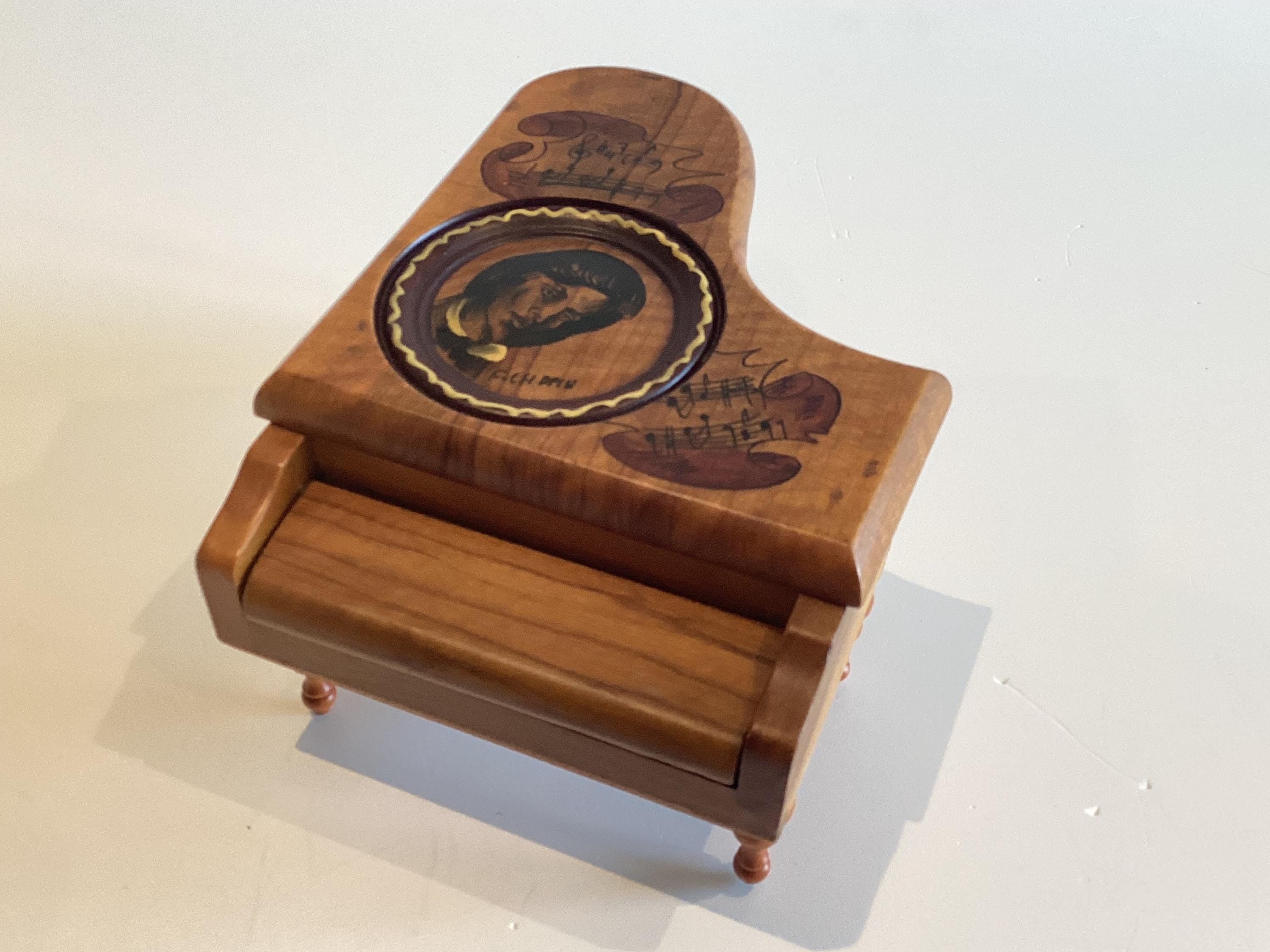 Vintage Music Box | Jewelry Container (1960s) Hand-Painted Italian Gran Piano — photo 8 of 11