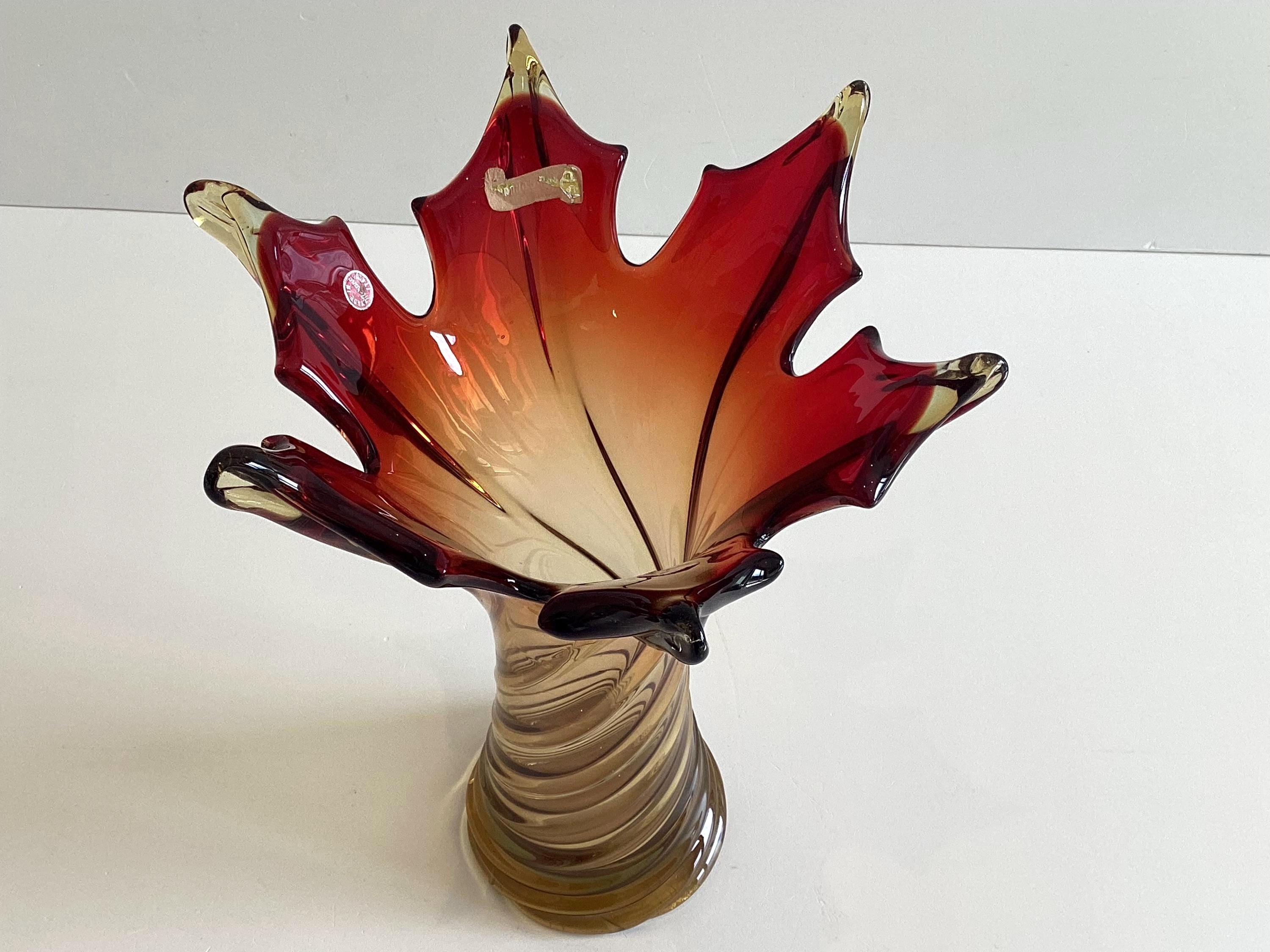 Vintage Murano Vase | 1960s Sommerso Flame, Three Original Labels, Amber to Ruby — photo 4 of 11