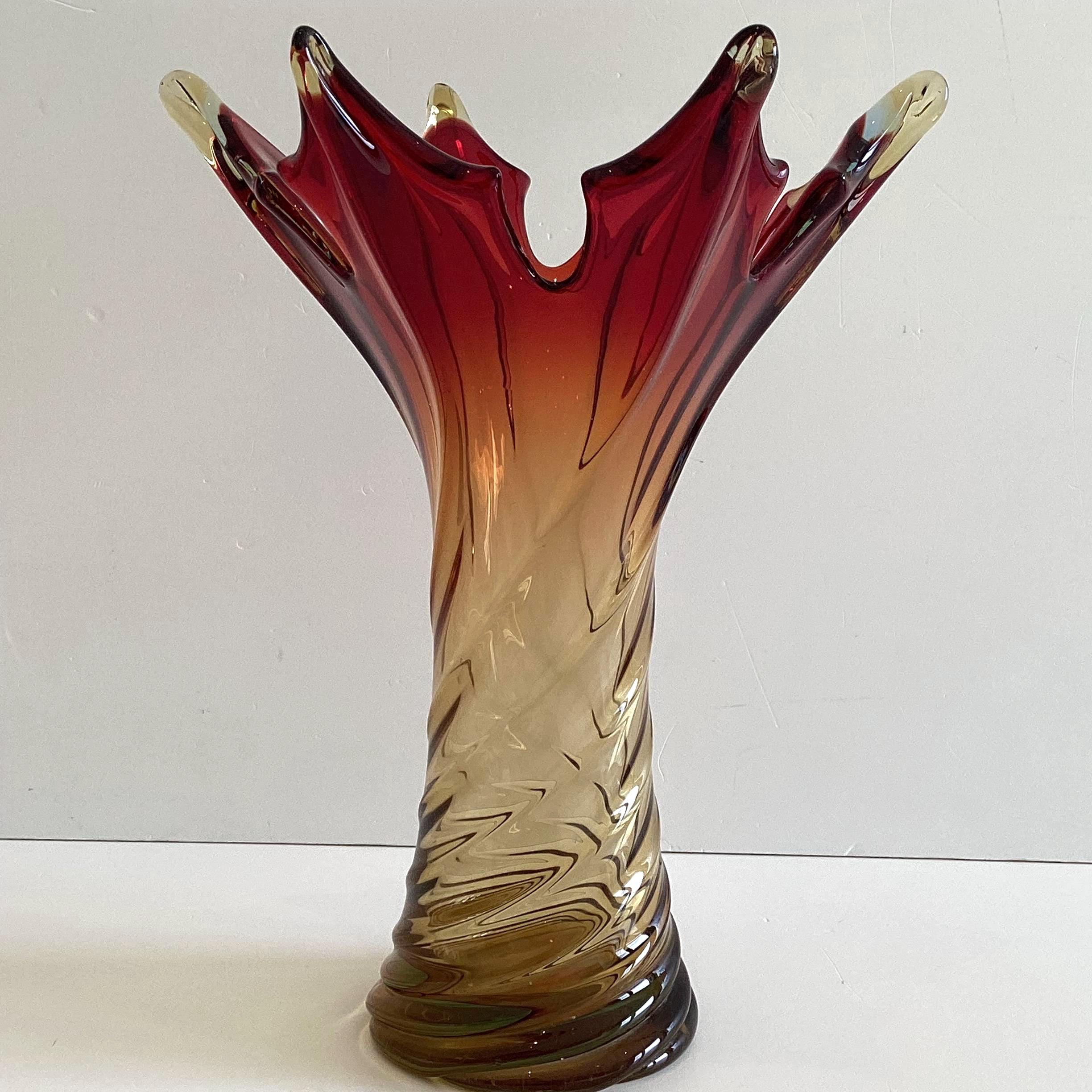 Vintage Murano Vase | 1960s Sommerso Flame, Three Original Labels, Amber to Ruby — photo 5 of 11