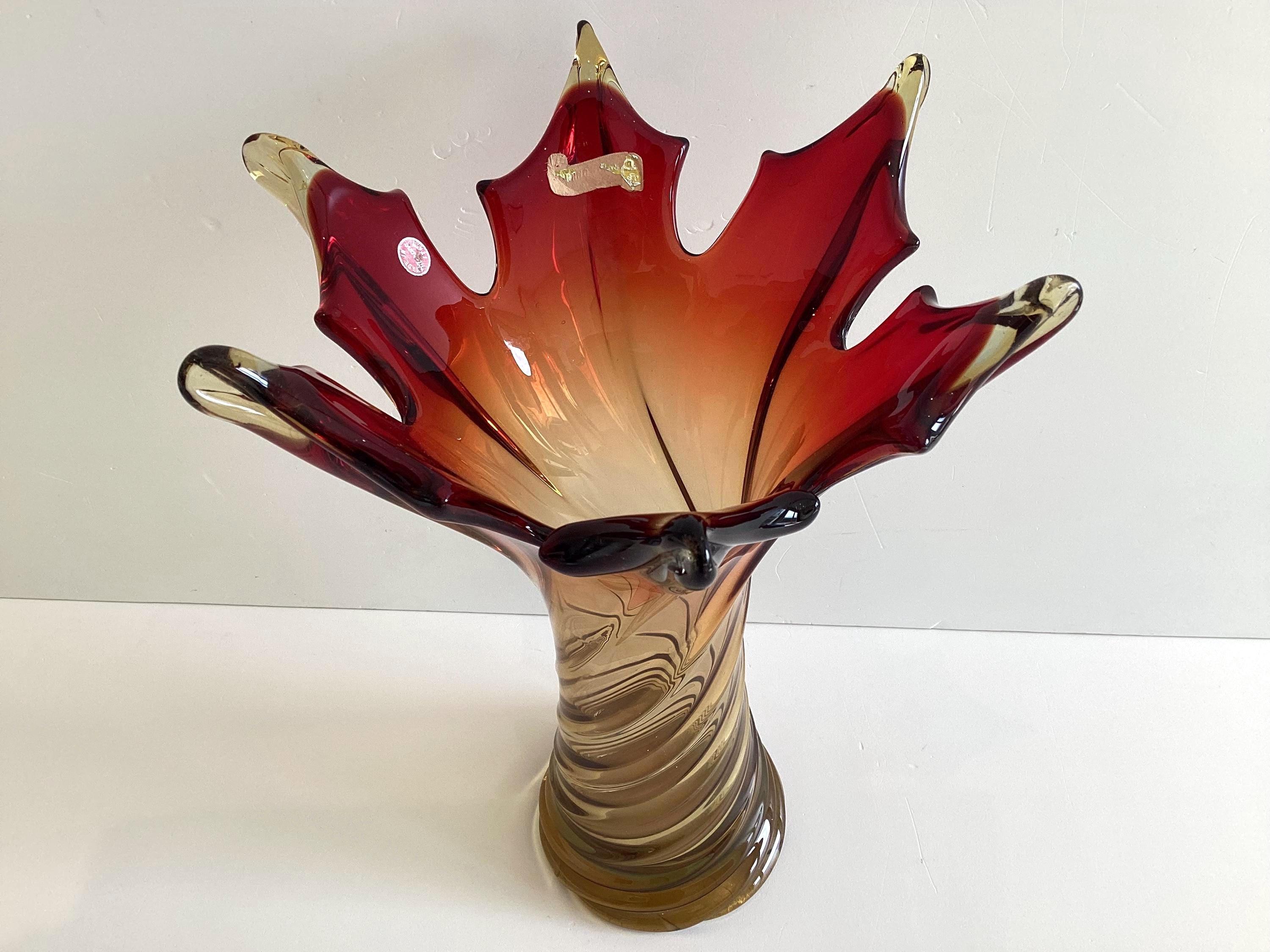 Vintage Murano Vase | 1960s Sommerso Flame, Three Original Labels, Amber to Ruby — photo 6 of 11