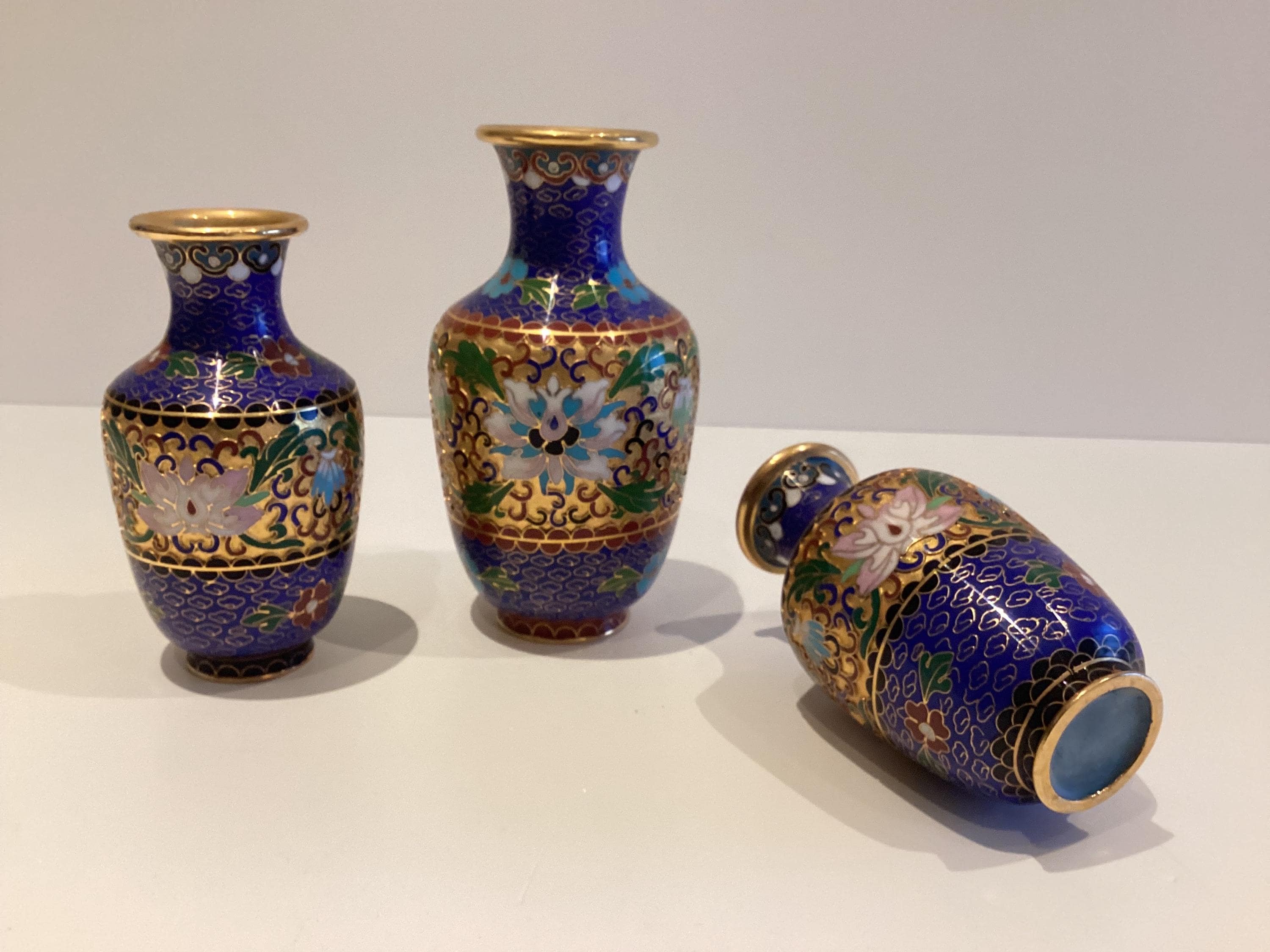 Vintage Cloisonne Vase Chinese Gold Plated Floral Enamel (1950s) Home Decor — photo 4 of 8