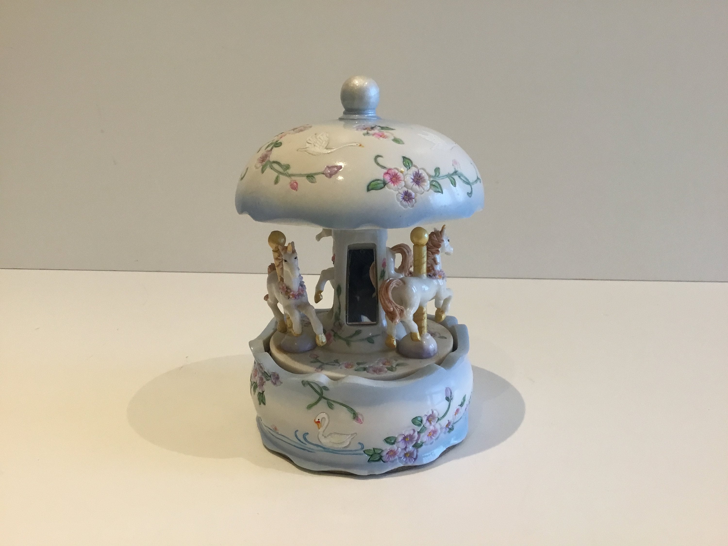 Vintage Music Box | 1980s Unicorns With Rotanting Carousel, Floral Design — photo 2 of 6