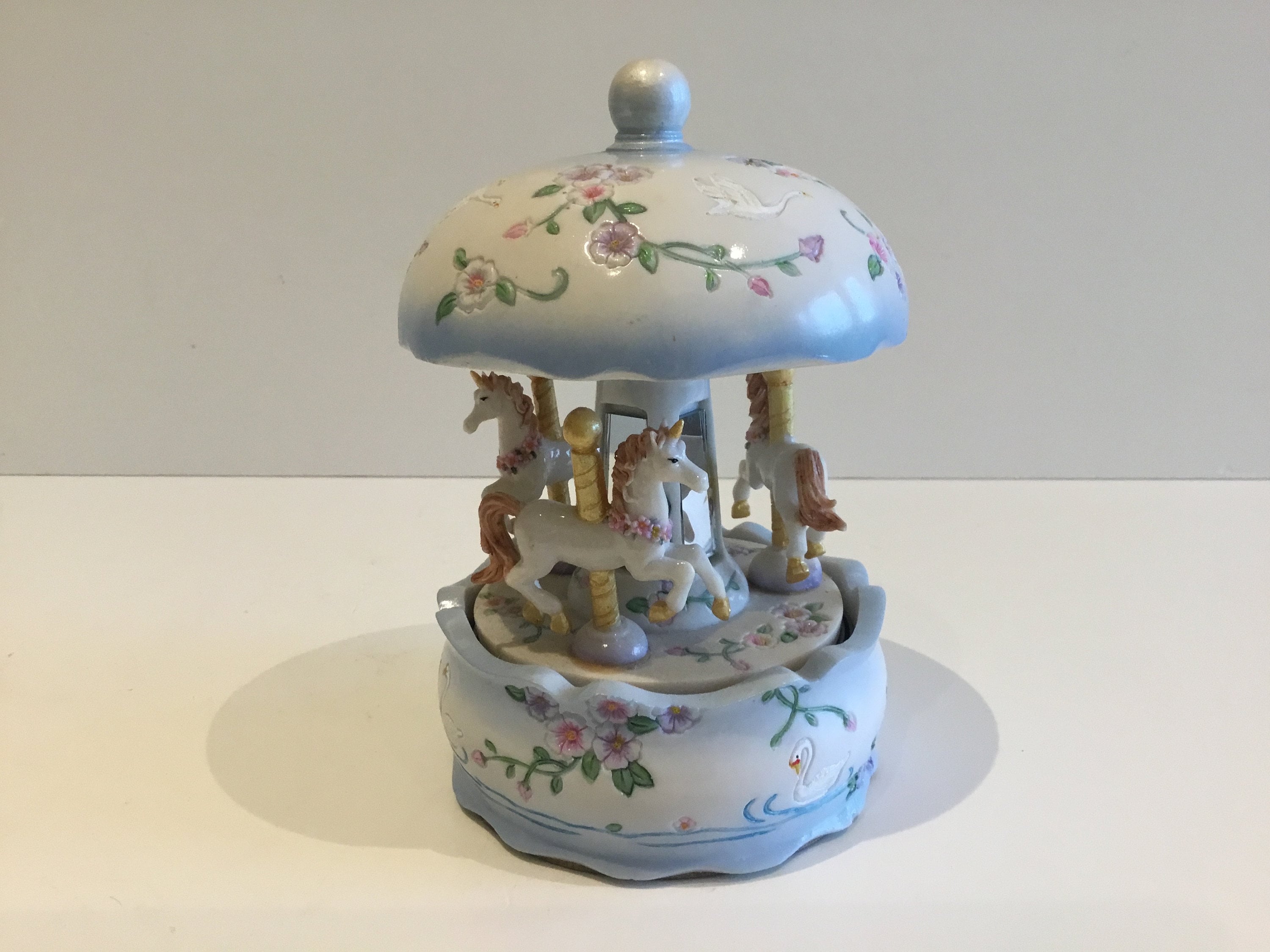 Vintage Music Box | 1980s Unicorns With Rotanting Carousel, Floral Design — photo 4 of 6