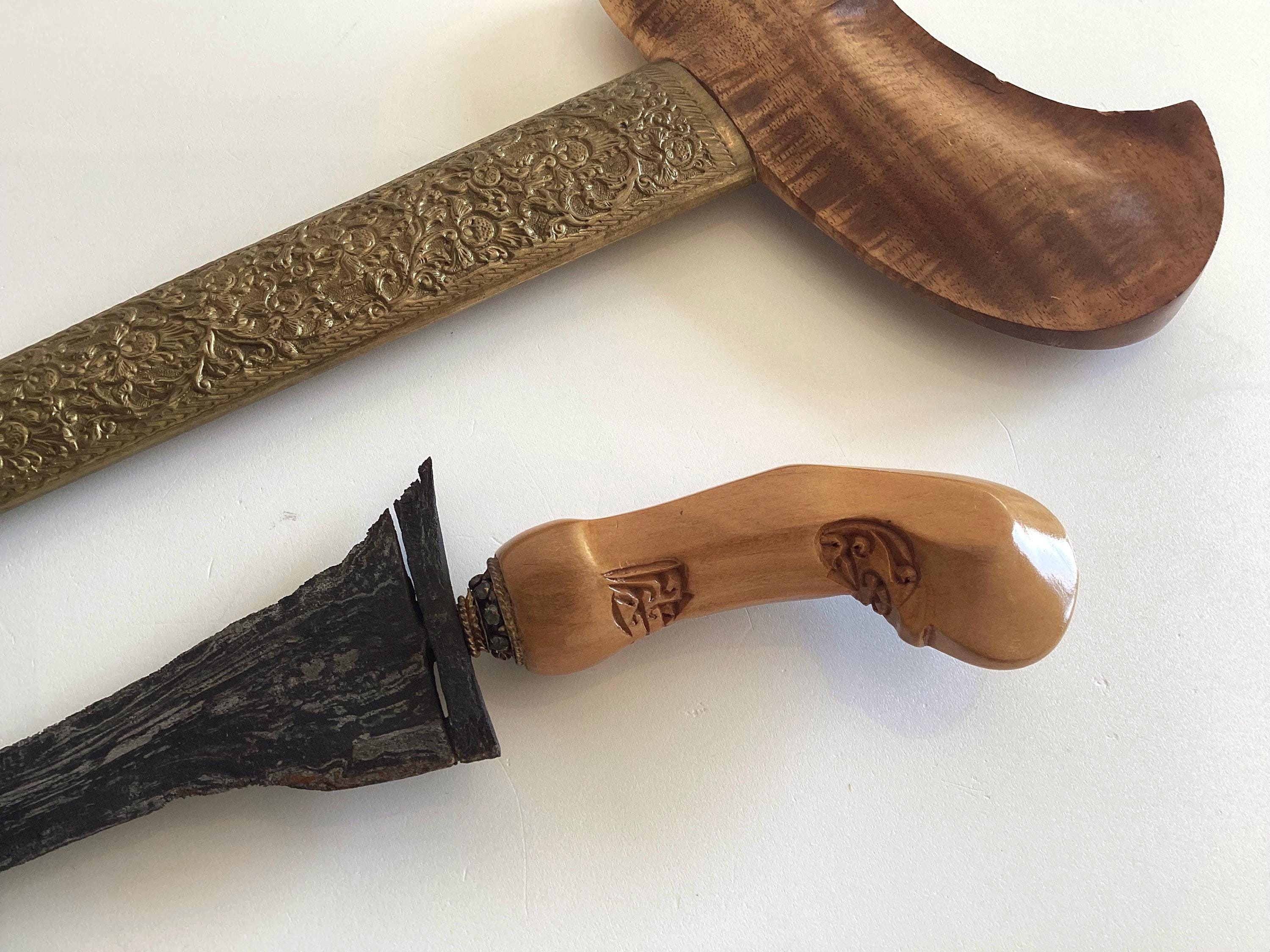 Antique Indonesian Keris (19th Century) Javanese Dagger, Meteorite Blade, Hand Carved Wood & Brass Sheath — photo 4 of 7