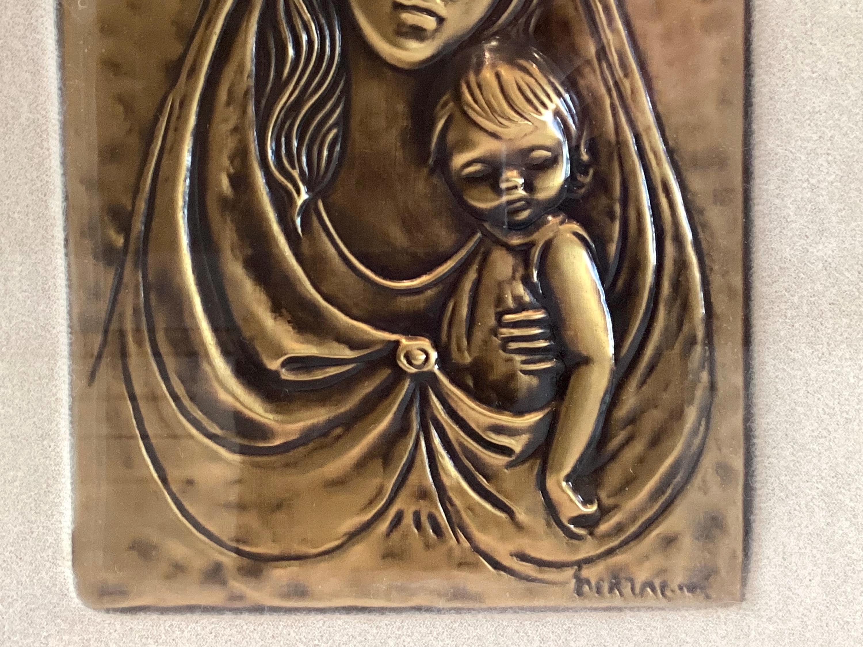 Copper Madonna Child Italian Art Relief, Aldo Bertagna 1970s Vintage Plaque — photo 7 of 8