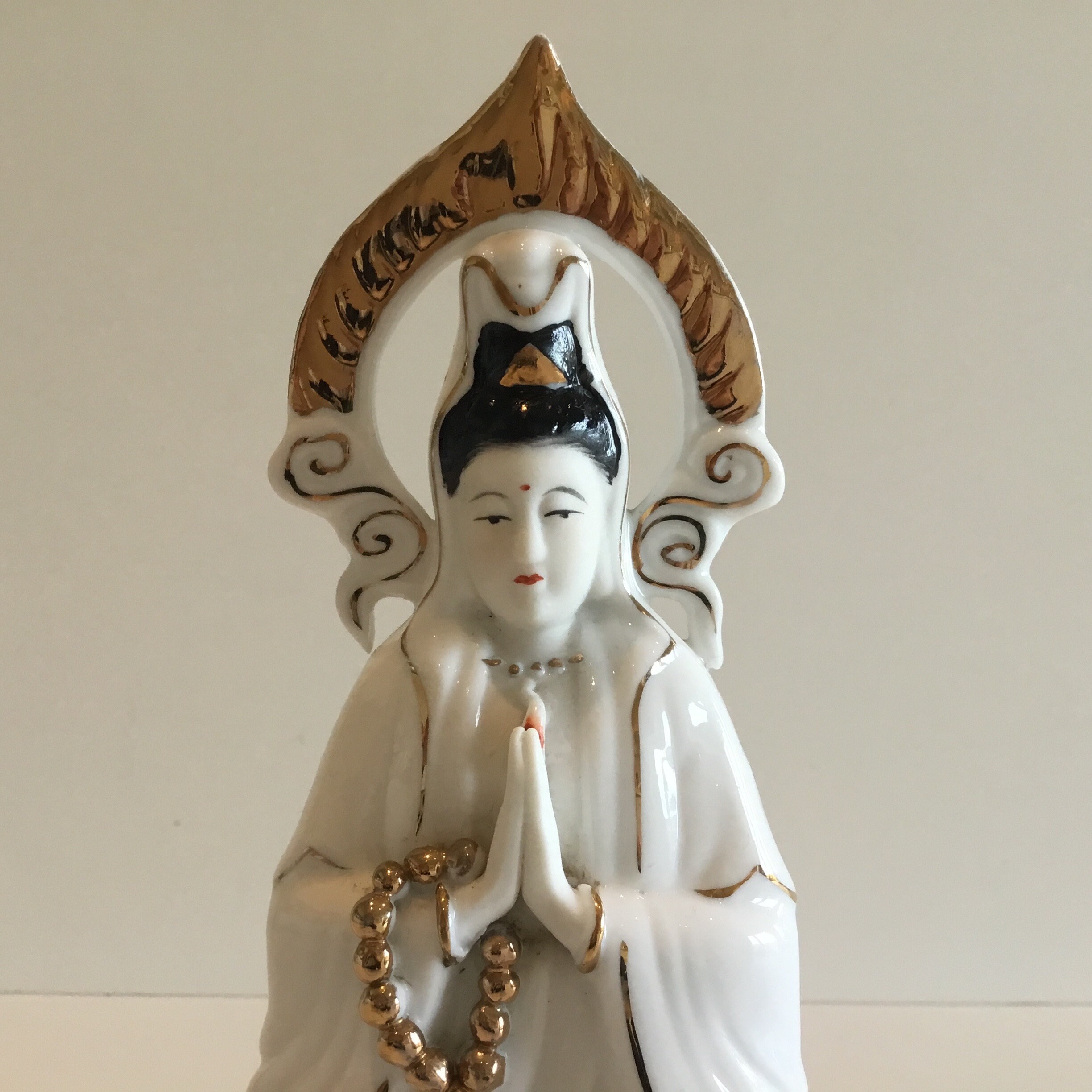 Chinese Porcelain Guan Yin Statue (1970s) Hand-Painted, Gold Finish — photo 4 of 7