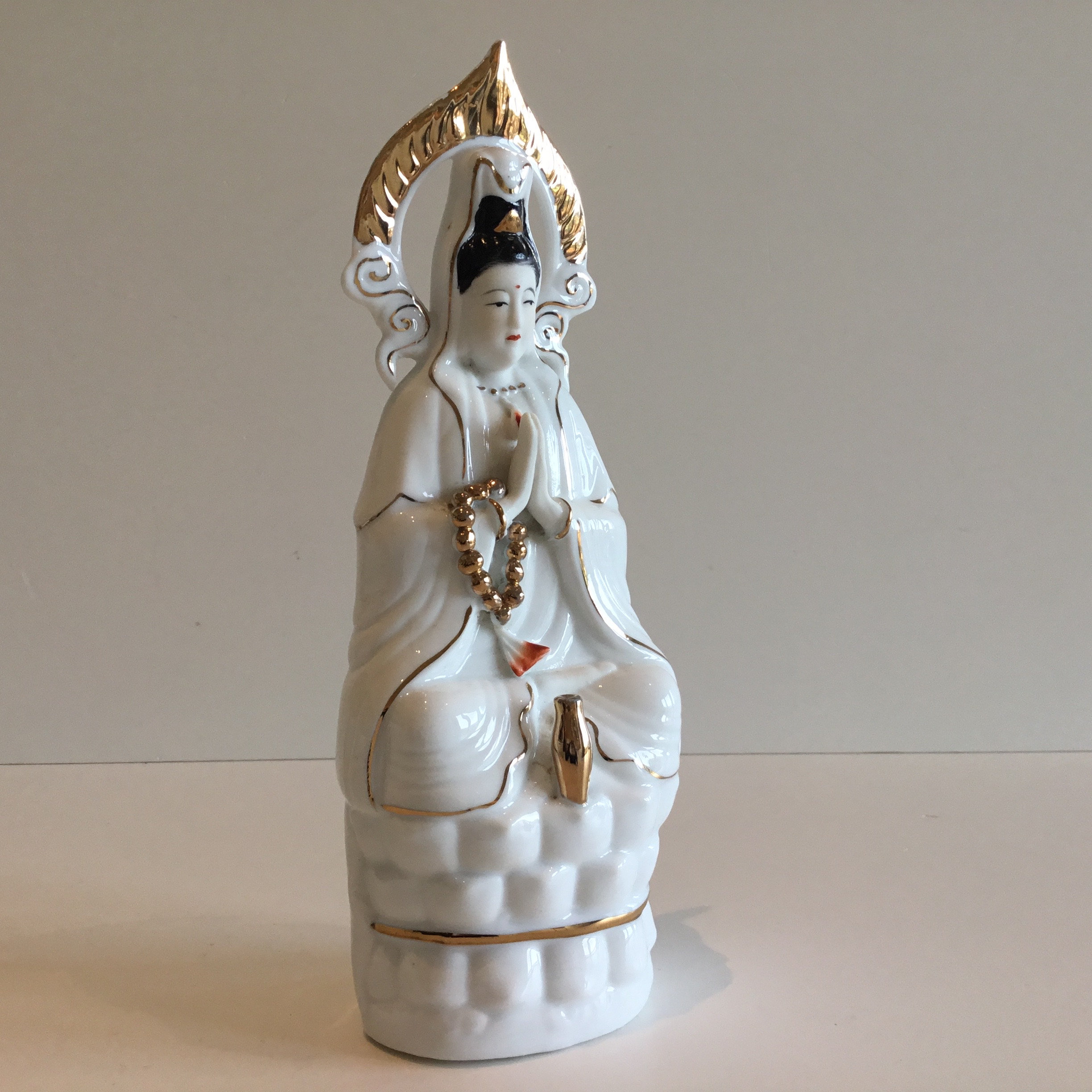 Chinese Porcelain Guan Yin Statue (1970s) Hand-Painted, Gold Finish — photo 5 of 7