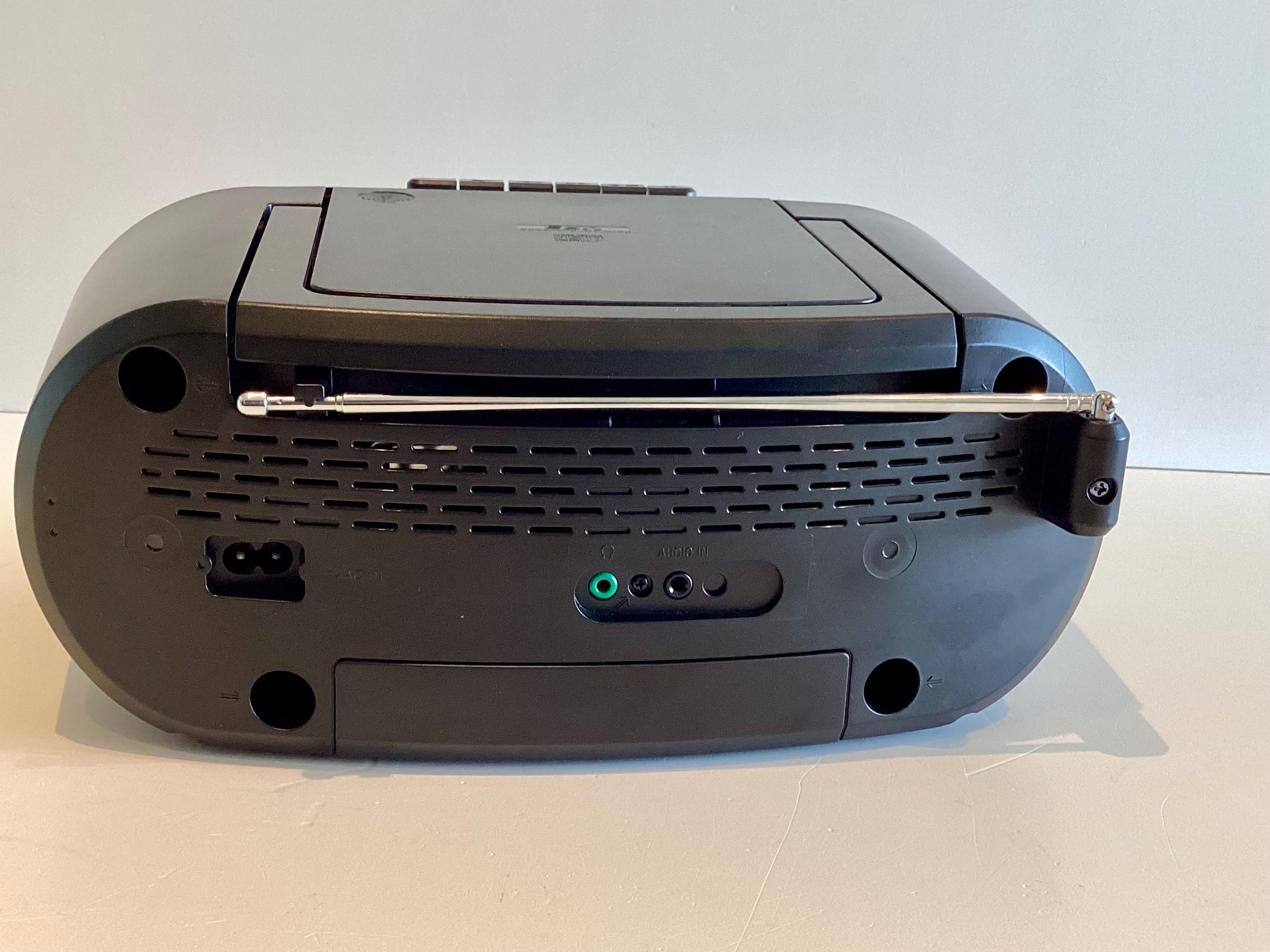 Vintage Boombox | Sony CFD-S50 Black CD Radio Cassette Recorder MP3 Mega Bass — photo 10 of 11