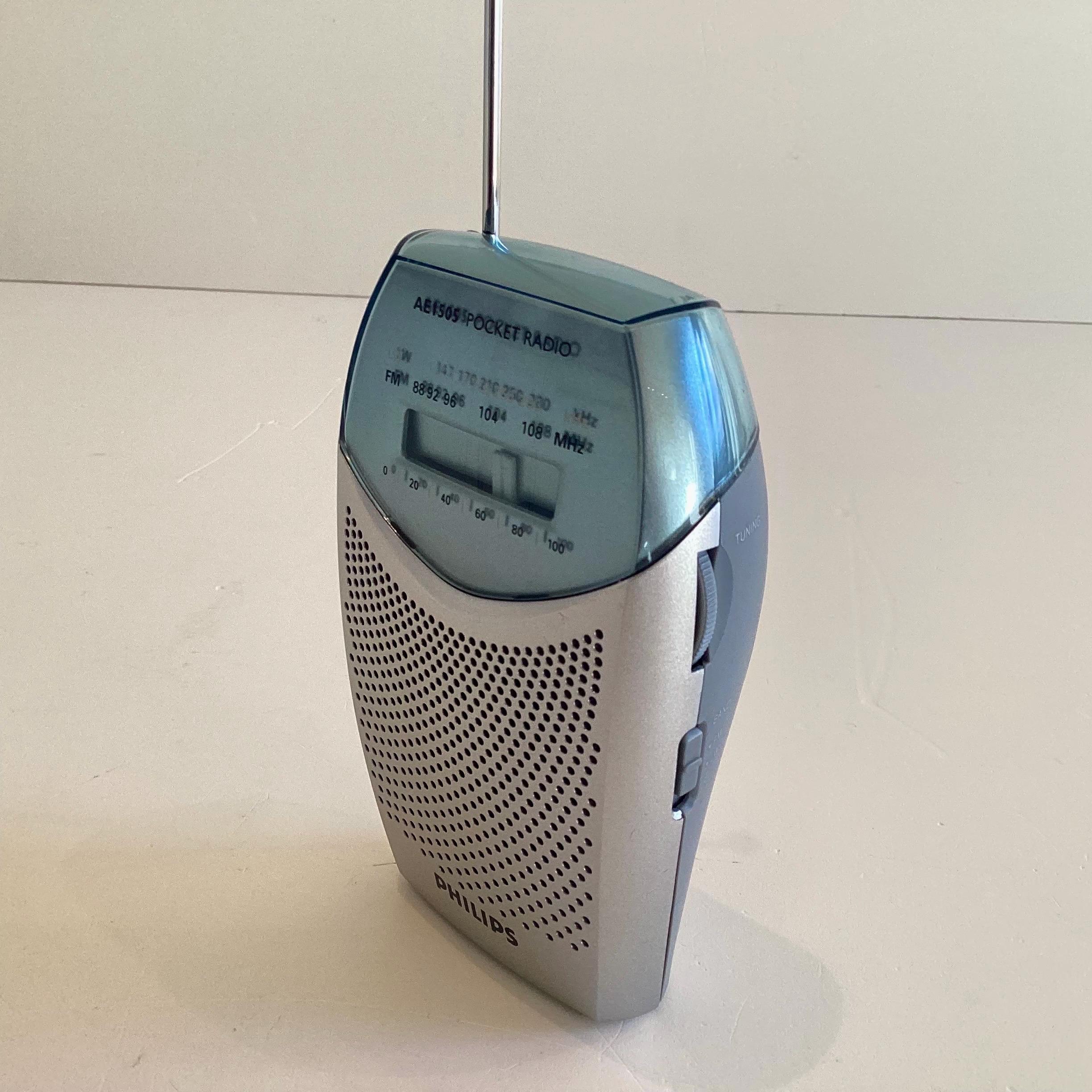 Vintage Pocket Radio | Philips AE1505 1990s FM/AM Portable Silver, Tested Working — photo 4 of 10