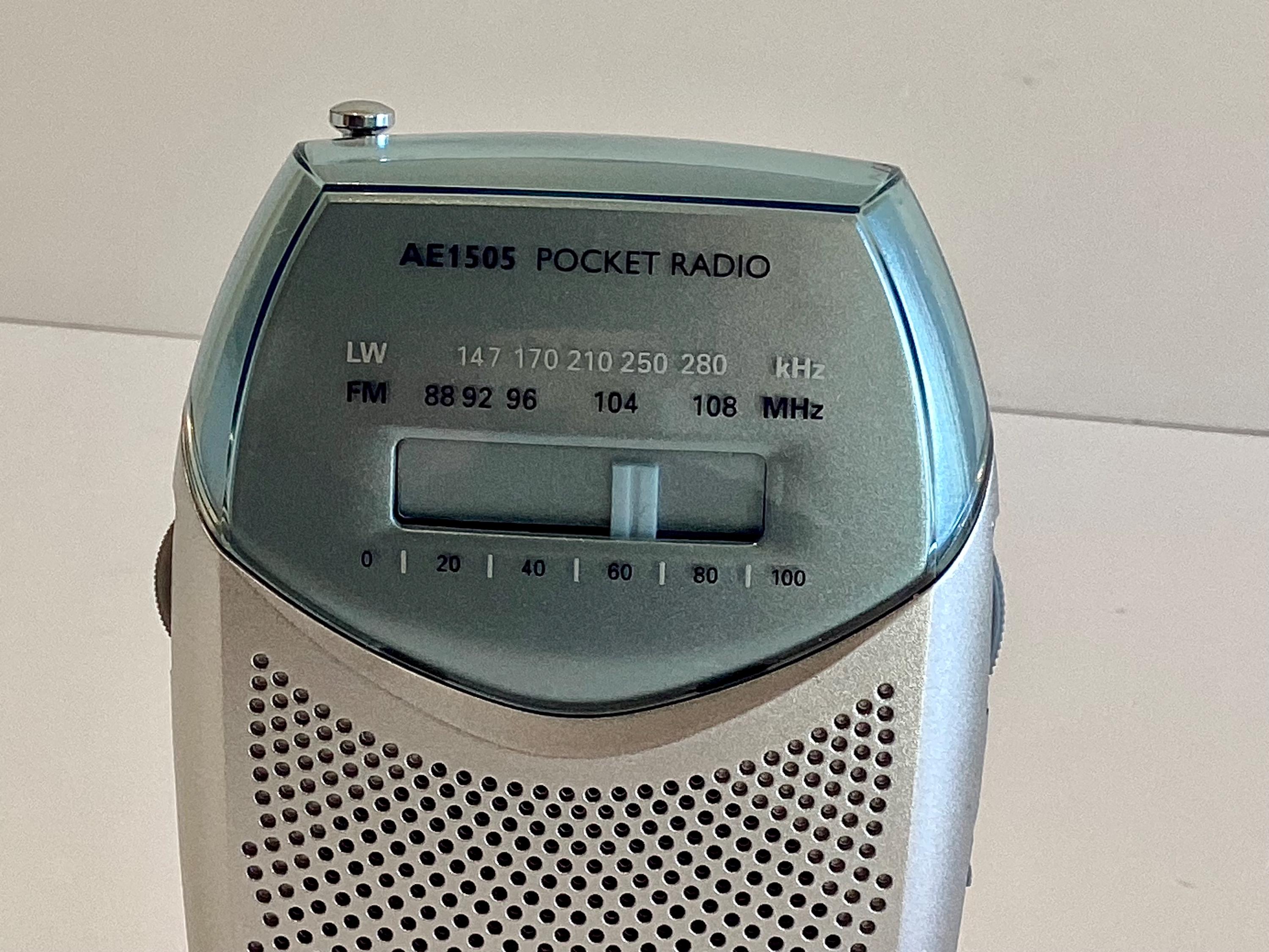 Vintage Pocket Radio | Philips AE1505 1990s FM/AM Portable Silver, Tested Working — photo 6 of 10