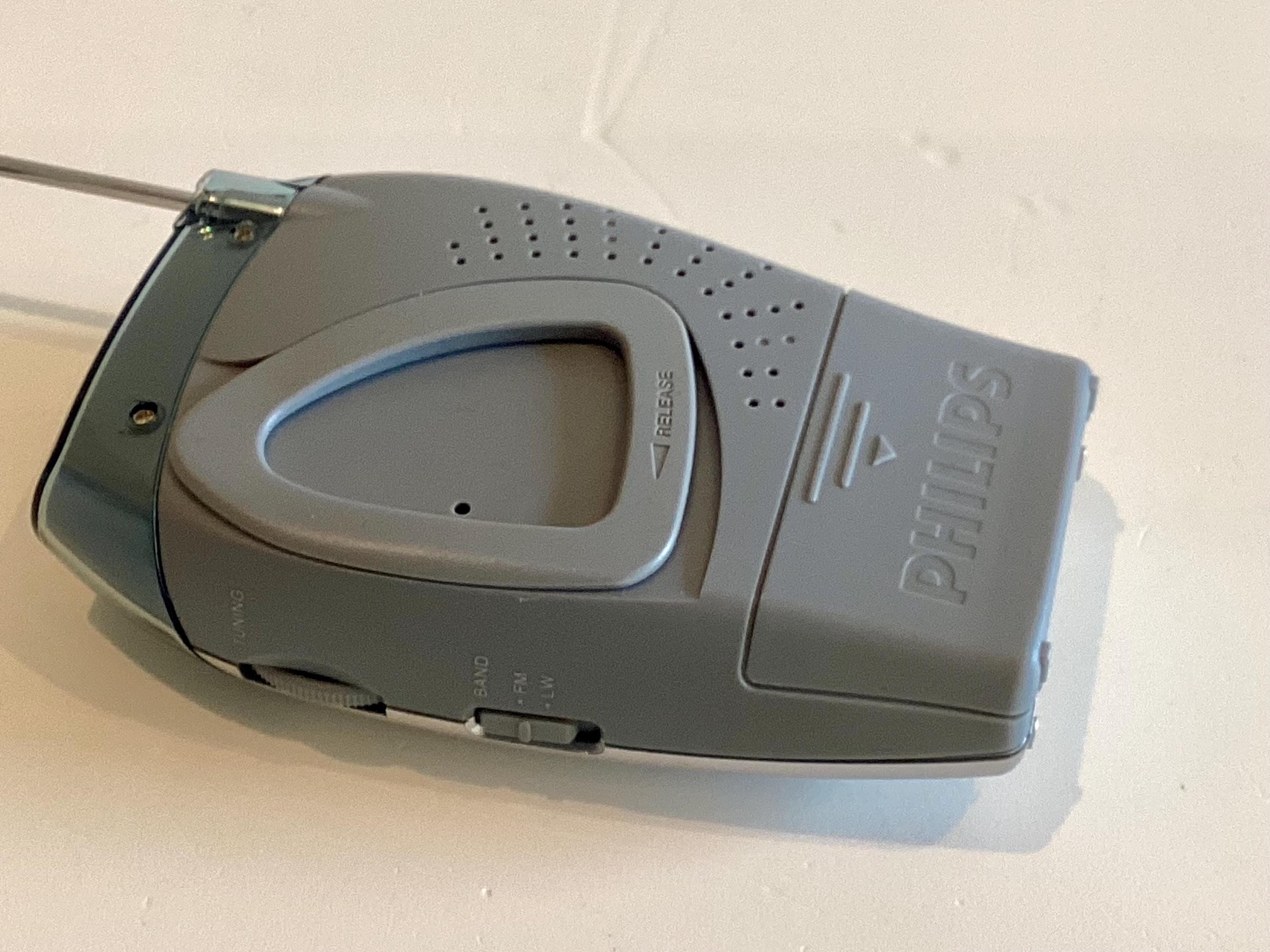 Vintage Pocket Radio | Philips AE1505 1990s FM/AM Portable Silver, Tested Working — photo 8 of 10