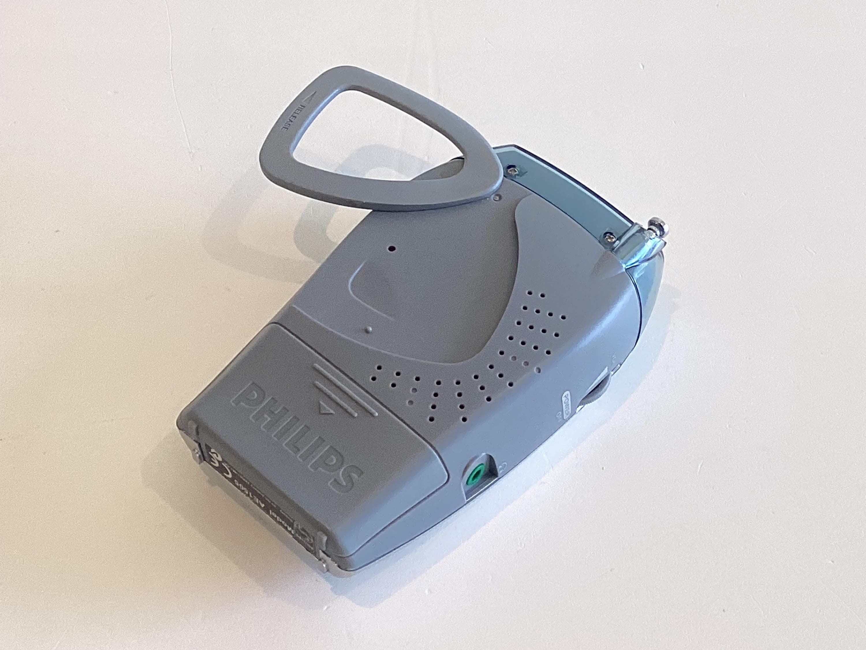 Vintage Pocket Radio | Philips AE1505 1990s FM/AM Portable Silver, Tested Working — photo 9 of 10