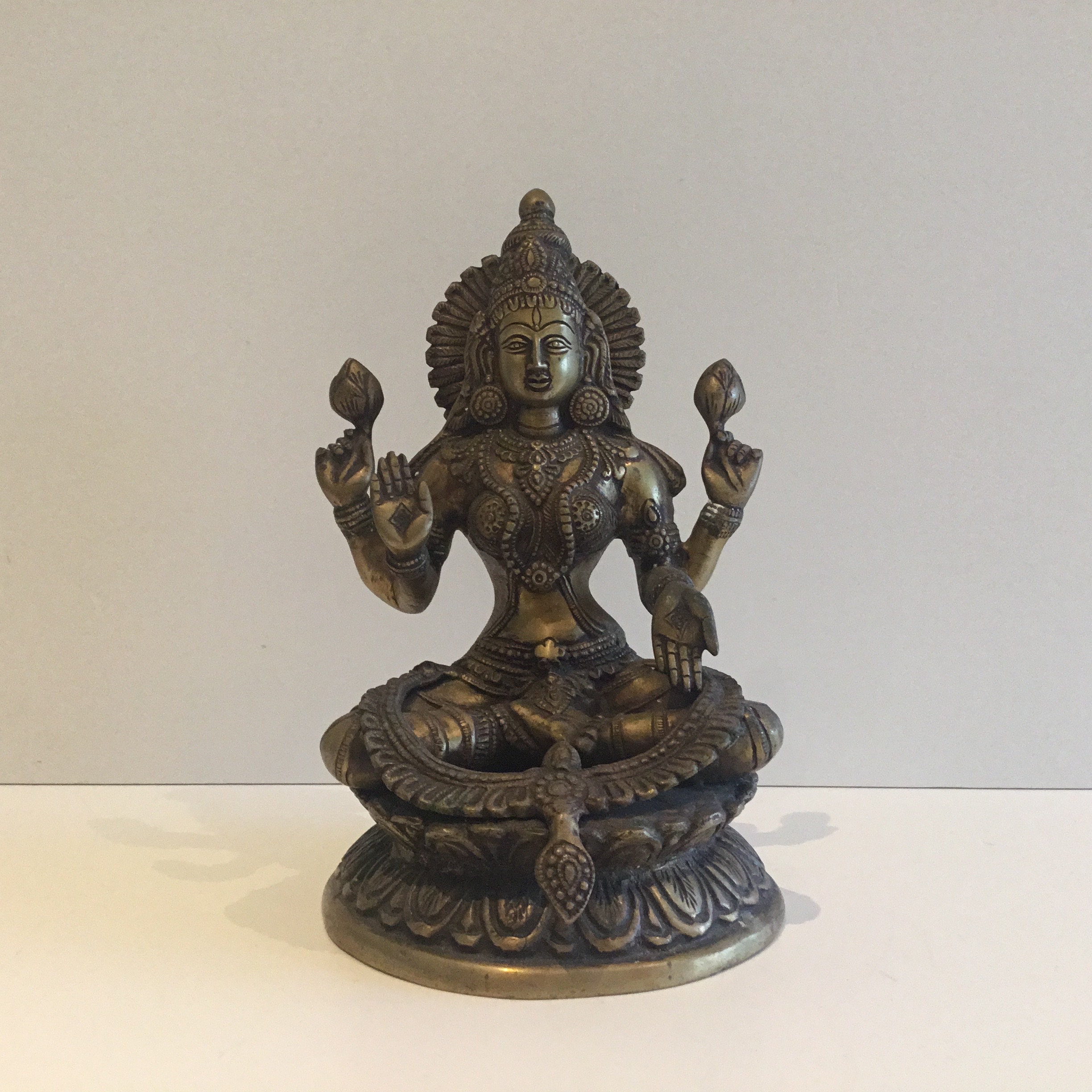 Vintage Bronze Lakshmi | Hindu Goddess Statue, 1950s Indian Ritual Sculpture, 3 kg — photo 2 of 10