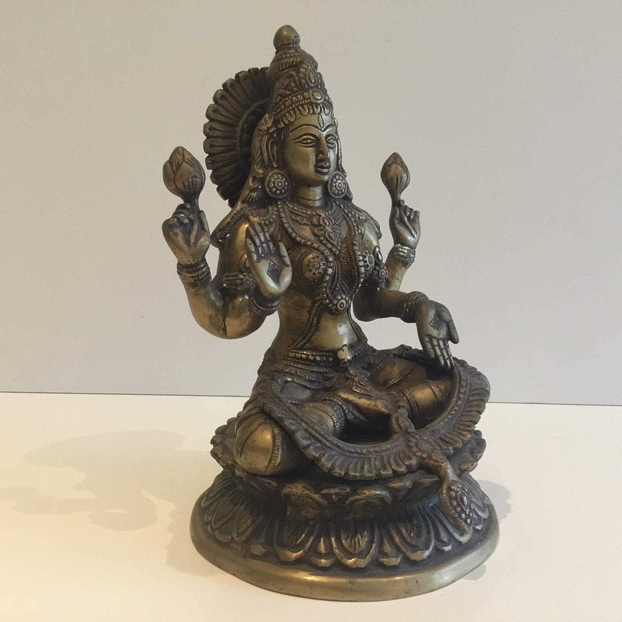 Vintage Bronze Lakshmi | Hindu Goddess Statue, 1950s Indian Ritual Sculpture, 3 kg — photo 4 of 10