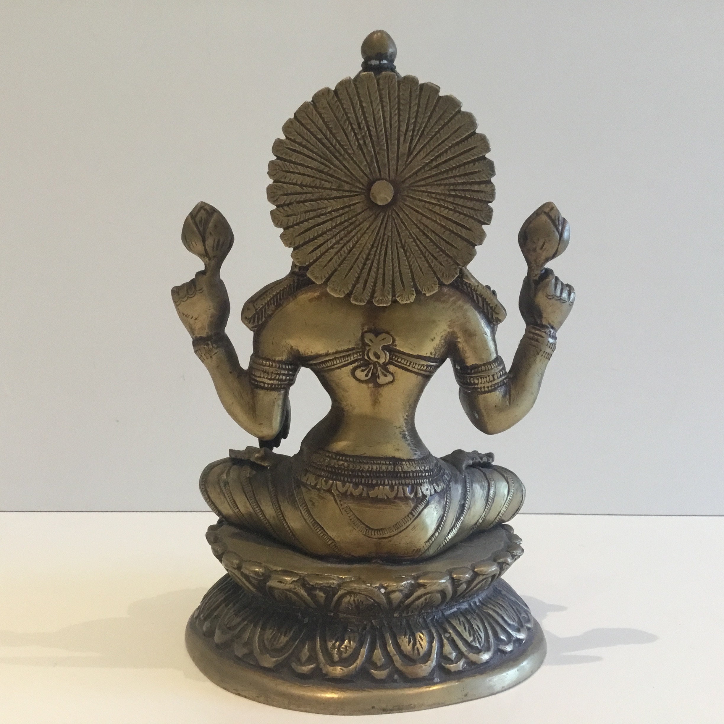 Vintage Bronze Lakshmi | Hindu Goddess Statue, 1950s Indian Ritual Sculpture, 3 kg — photo 5 of 10