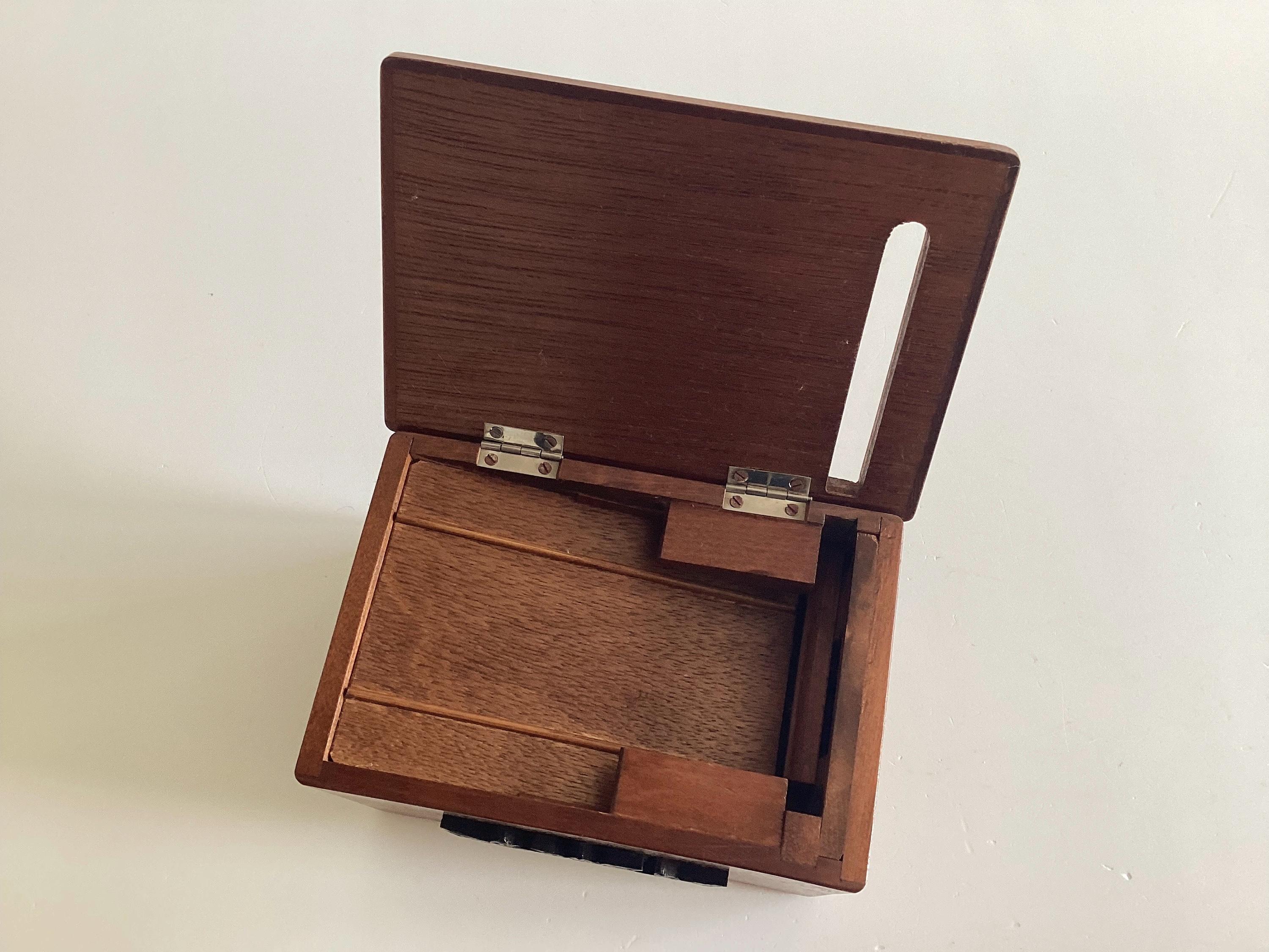 Very Rare Cigarette Holder Music Box (1940s) Automatic Dispenser Made In Japan — photo 3 of 9