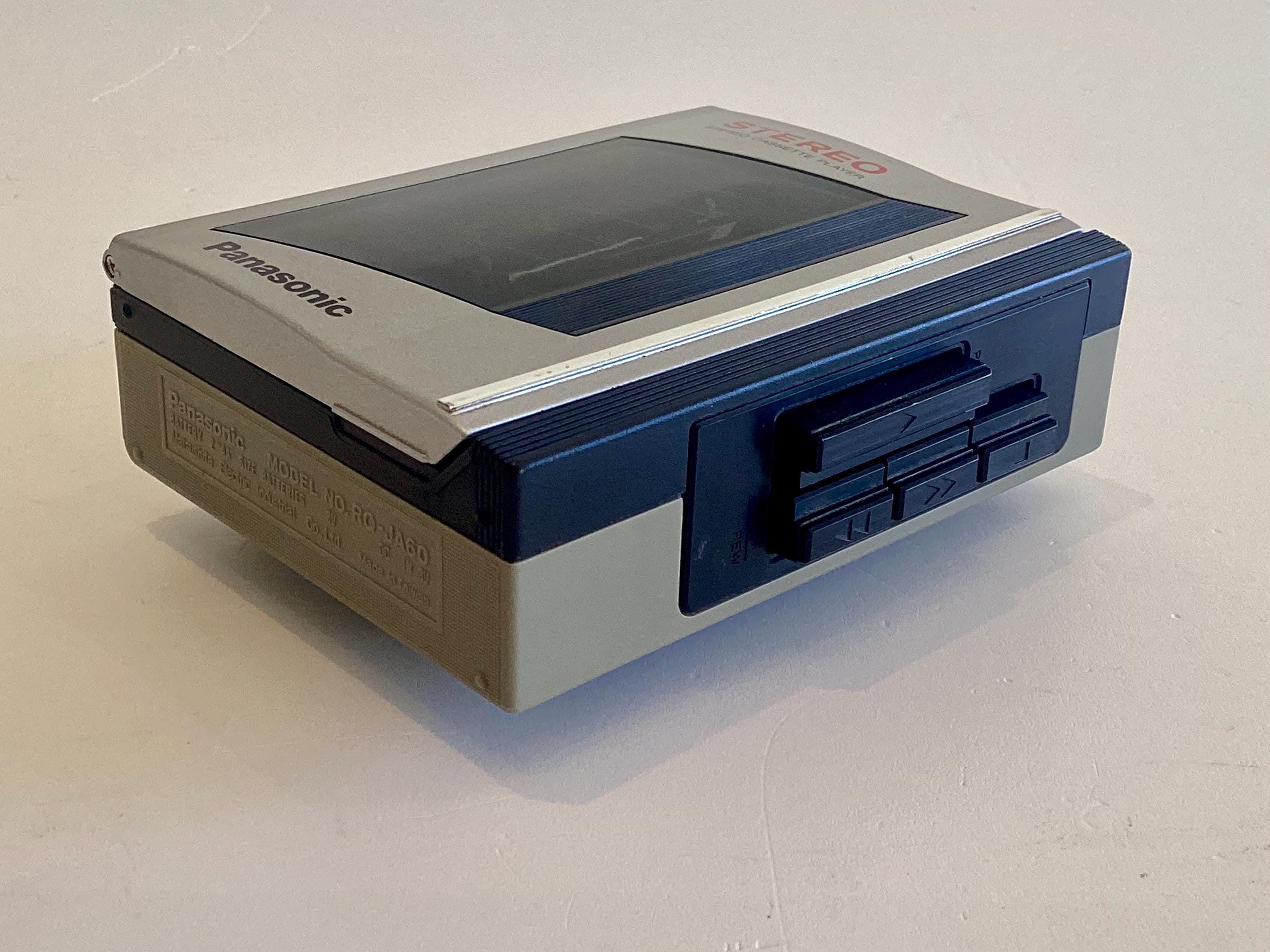 Vintage Walkman | 1980s Panasonic Portable Cassette Player NO.RQ-JA60, Silver Working Stereo — photo 4 of 11