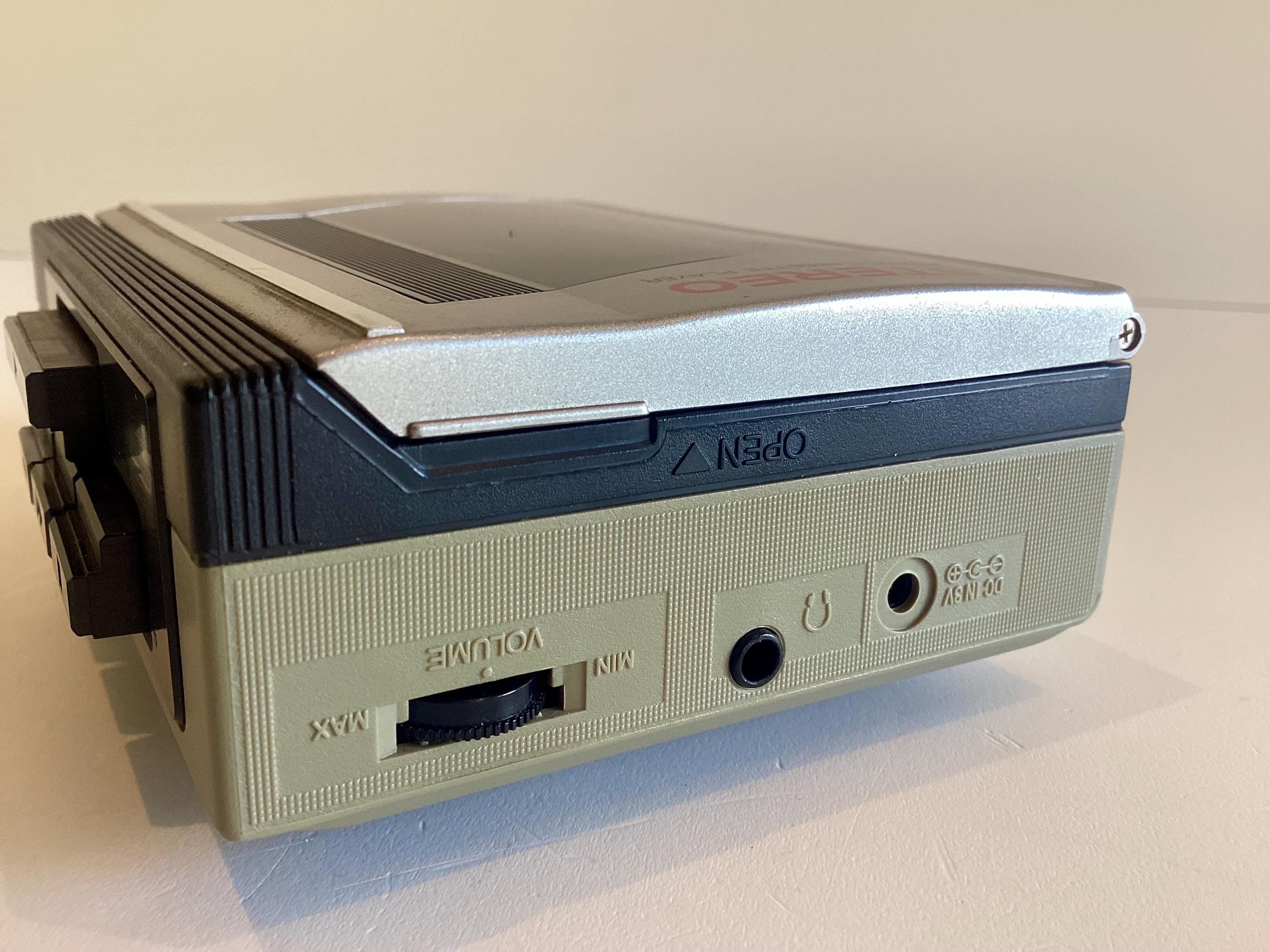 Vintage Walkman | 1980s Panasonic Portable Cassette Player NO.RQ-JA60, Silver Working Stereo — photo 8 of 11