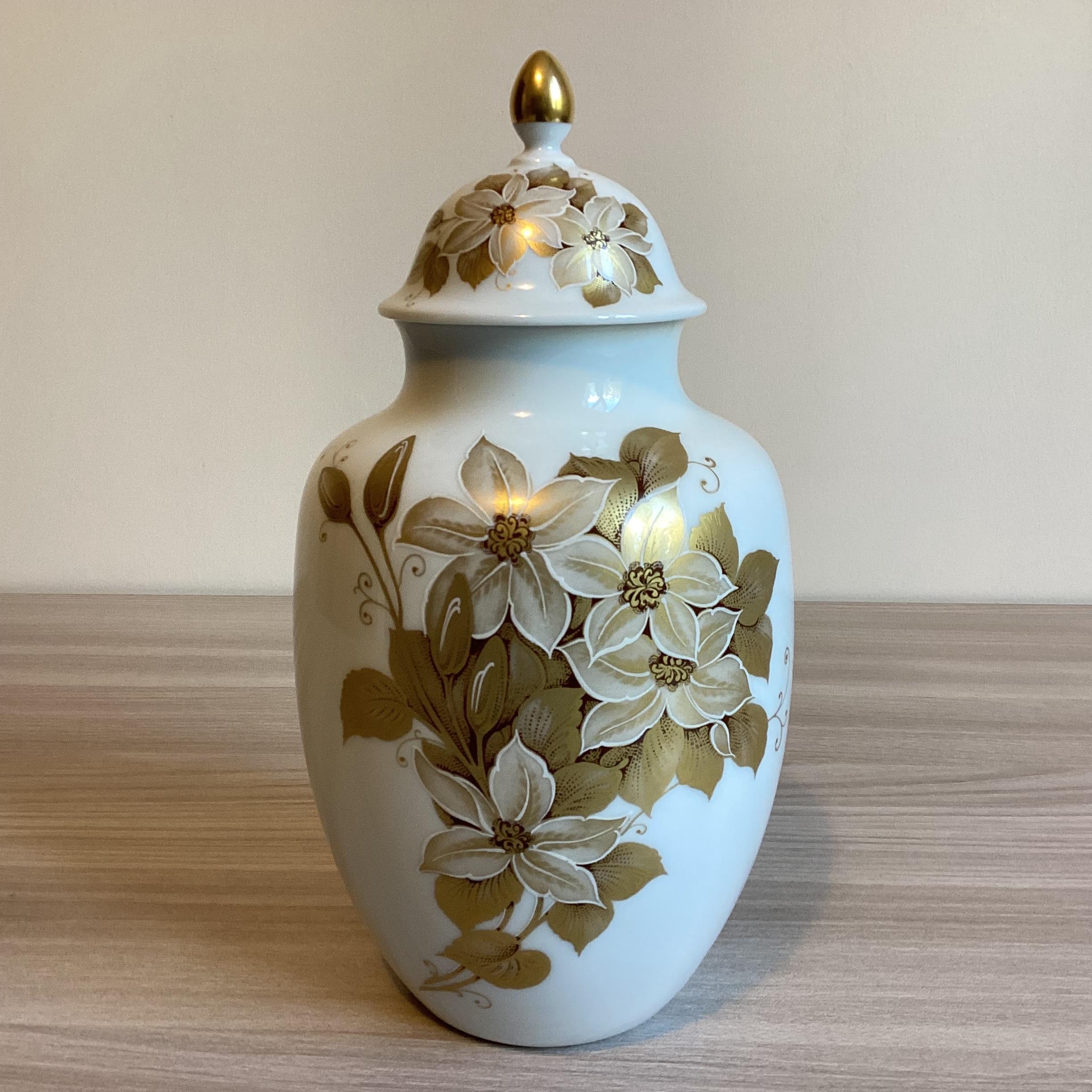 Vase Porcelain – 1970s  Germany Design “Sonate”Füttmann for AK Kaiser — photo 3 of 10