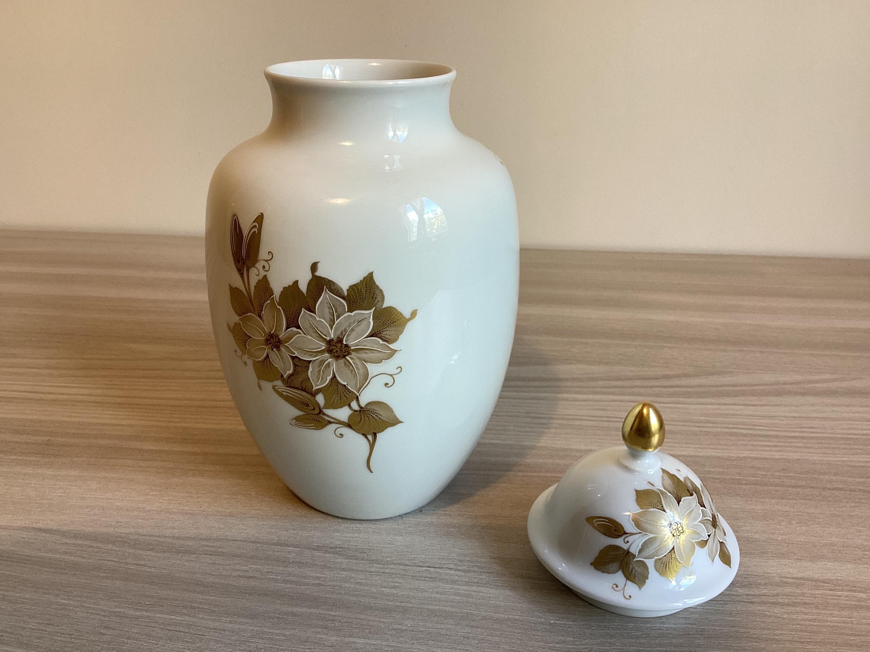 Vase Porcelain – 1970s  Germany Design “Sonate”Füttmann for AK Kaiser — photo 8 of 10