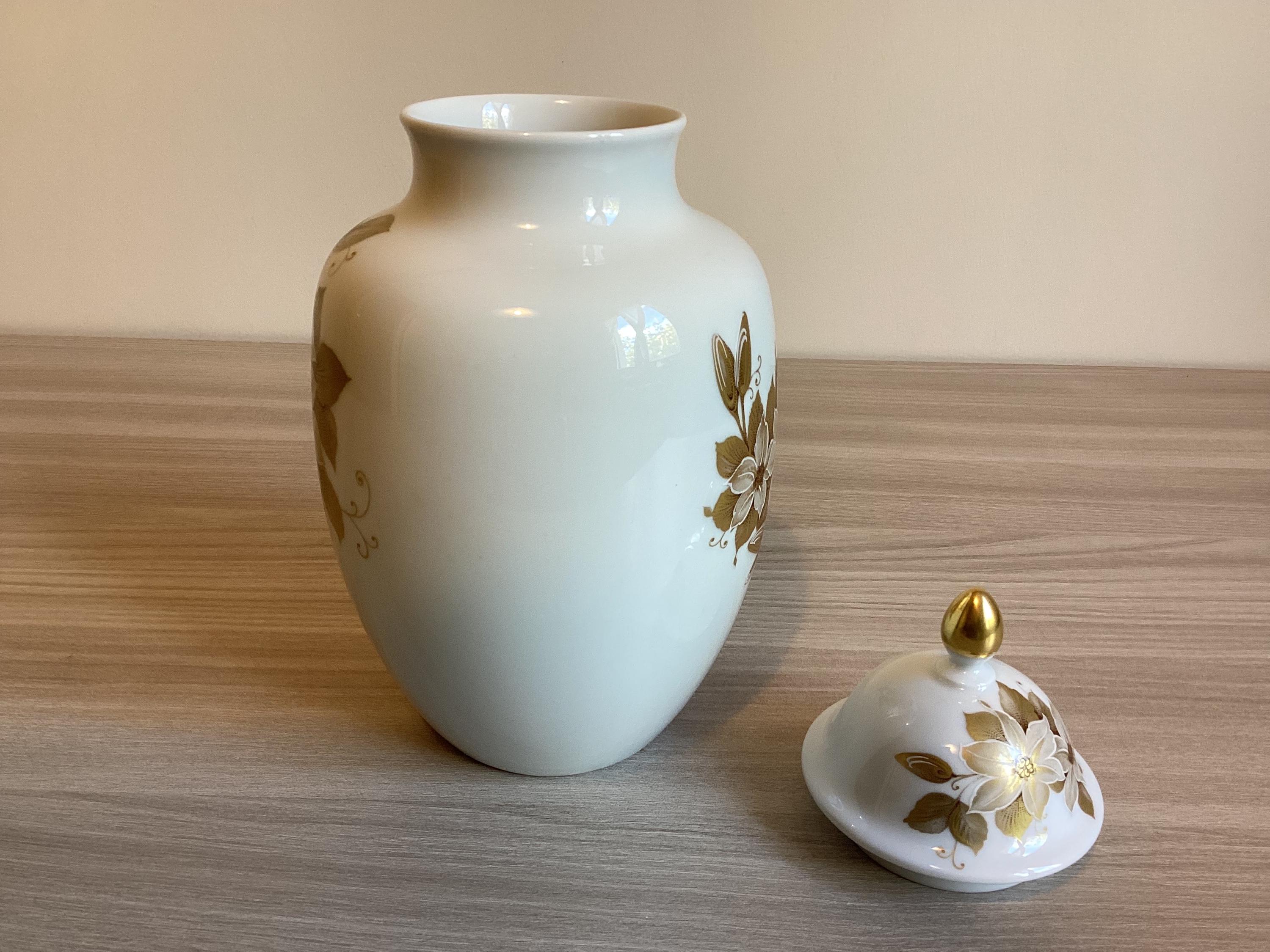 Vase Porcelain – 1970s  Germany Design “Sonate”Füttmann for AK Kaiser — photo 9 of 10