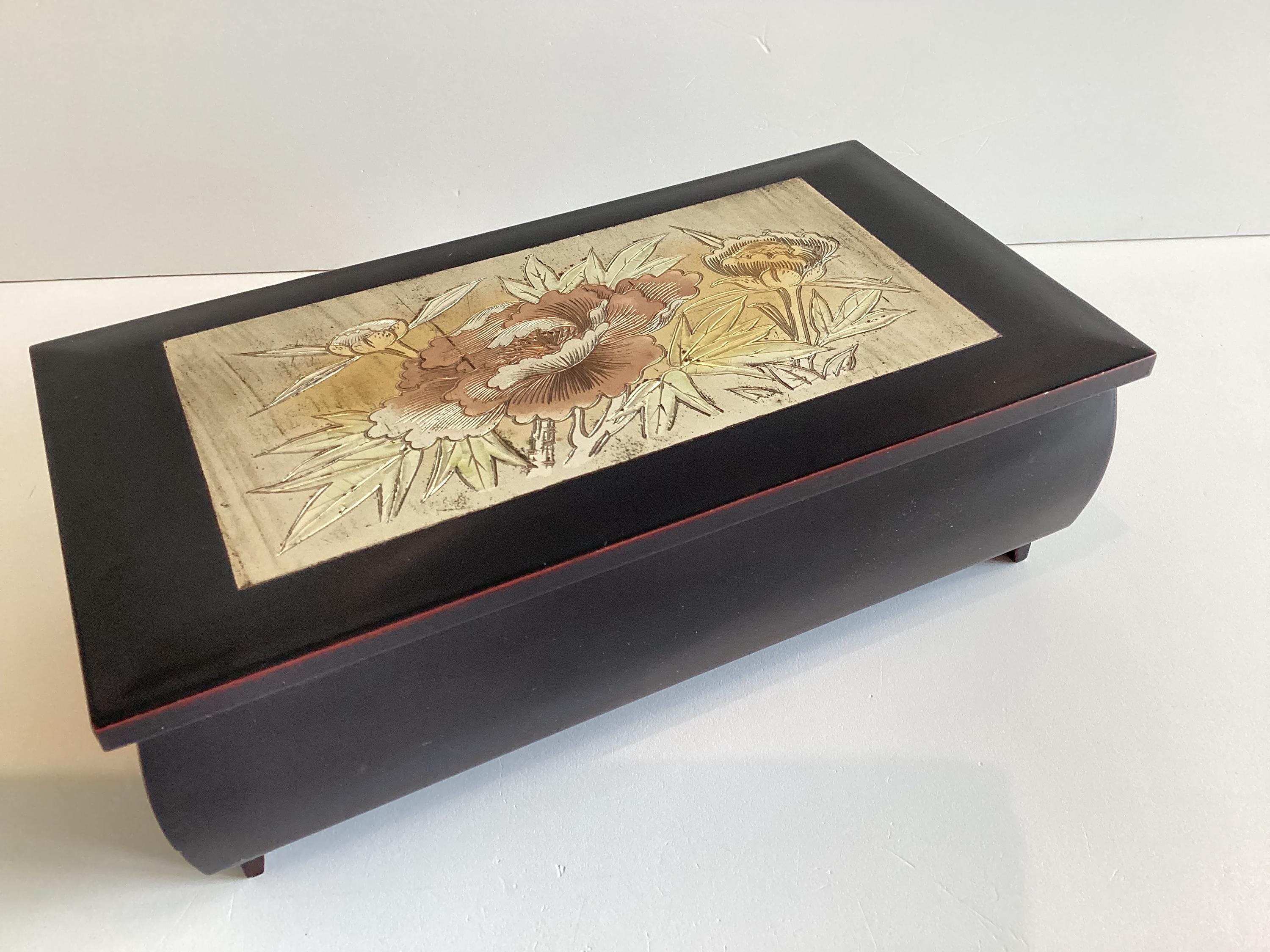 Vintage Japanese Music Box | Chokin Art Black Lacquer, Sankyo Movement Jewelry Case — photo 8 of 11