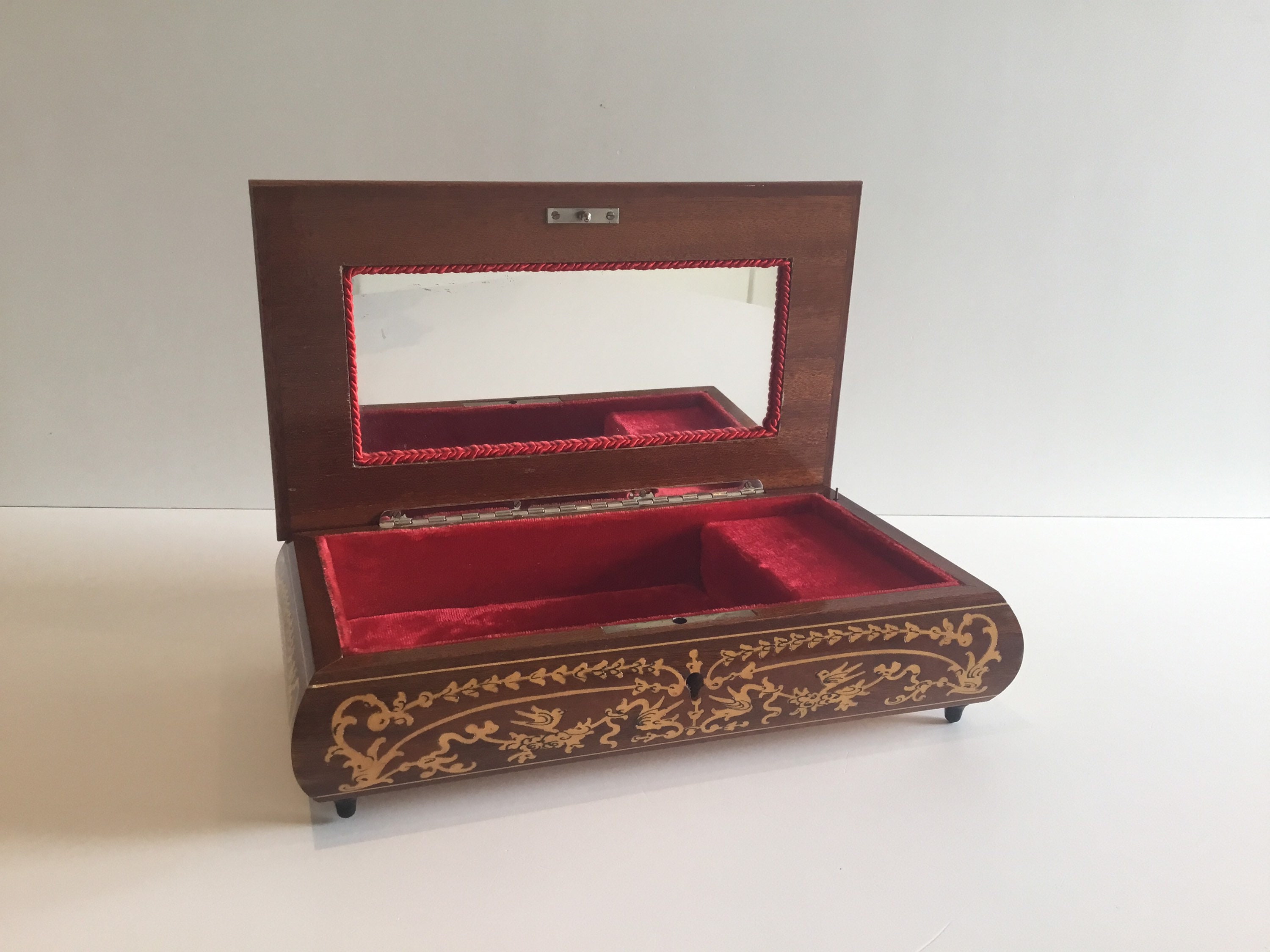 Vintage Music Box | 1960s Sorrento Italy, Wood Inlay Jewelry Box "Isle of Capri" — photo 2 of 10