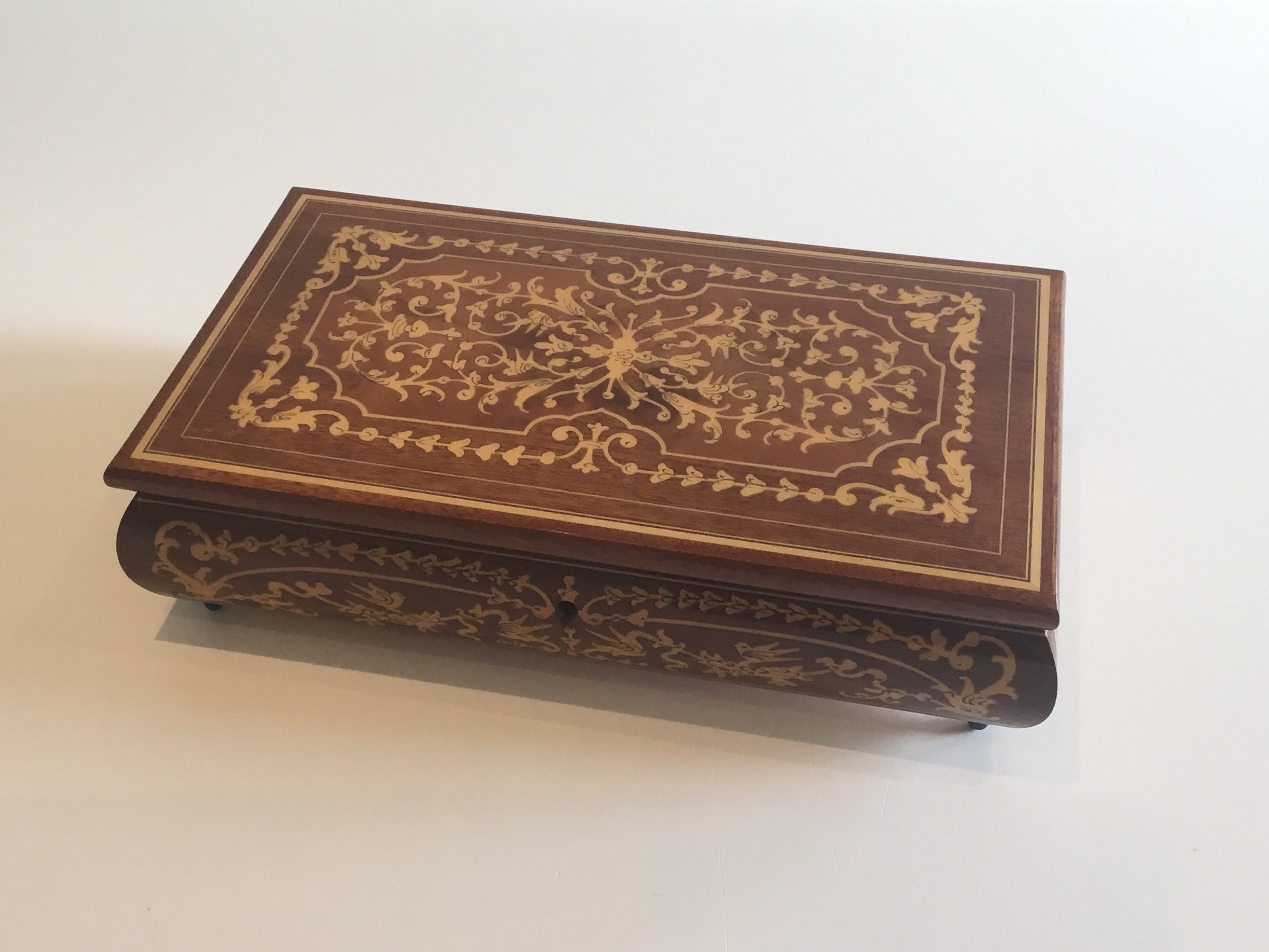 Vintage Music Box | 1960s Sorrento Italy, Wood Inlay Jewelry Box "Isle of Capri" — photo 3 of 10