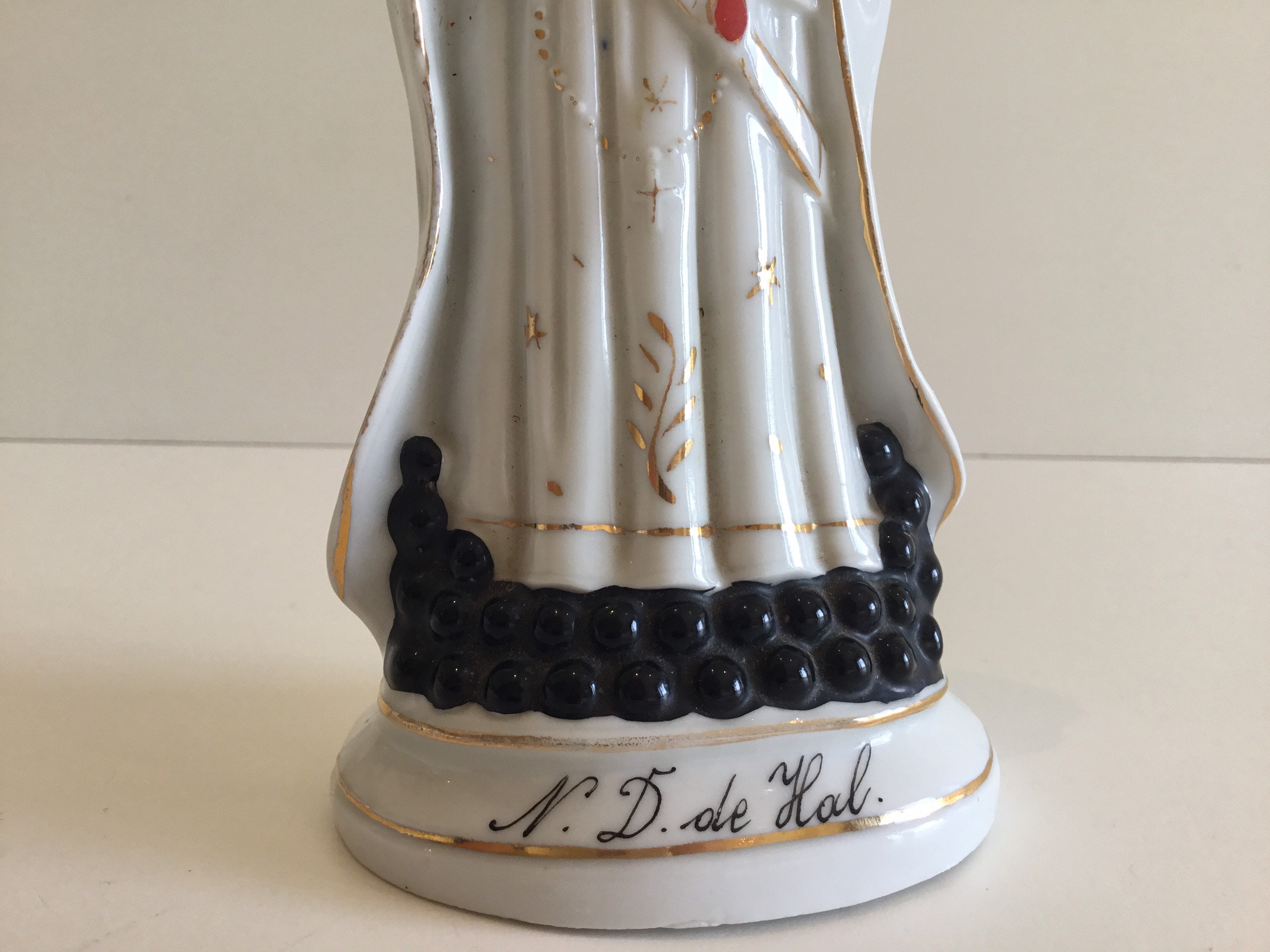 Black Madonna Statue Vintage Notre Dame de Halle Hand Painted (1930s) — photo 8 of 9