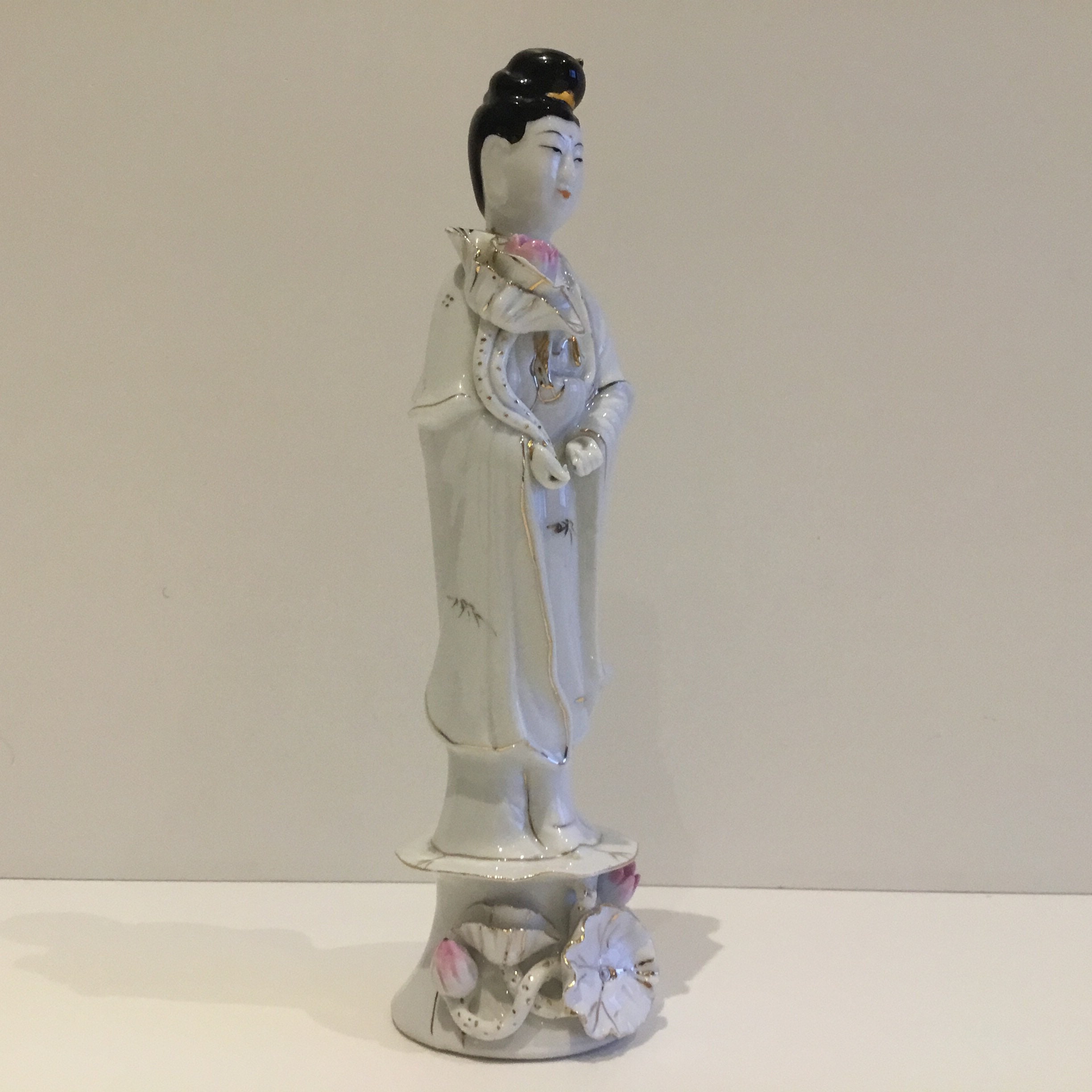 Vintage Porcelain Guan Yin | 1950s Chinese Goddess of Mercy, Hand Painted Gold Floral — photo 4 of 11