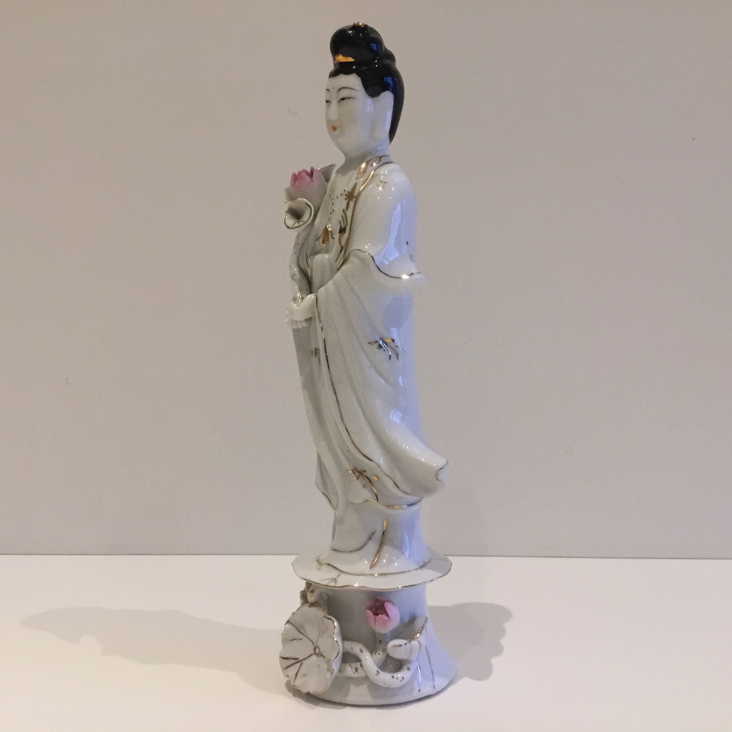 Vintage Porcelain Guan Yin | 1950s Chinese Goddess of Mercy, Hand Painted Gold Floral — photo 6 of 11