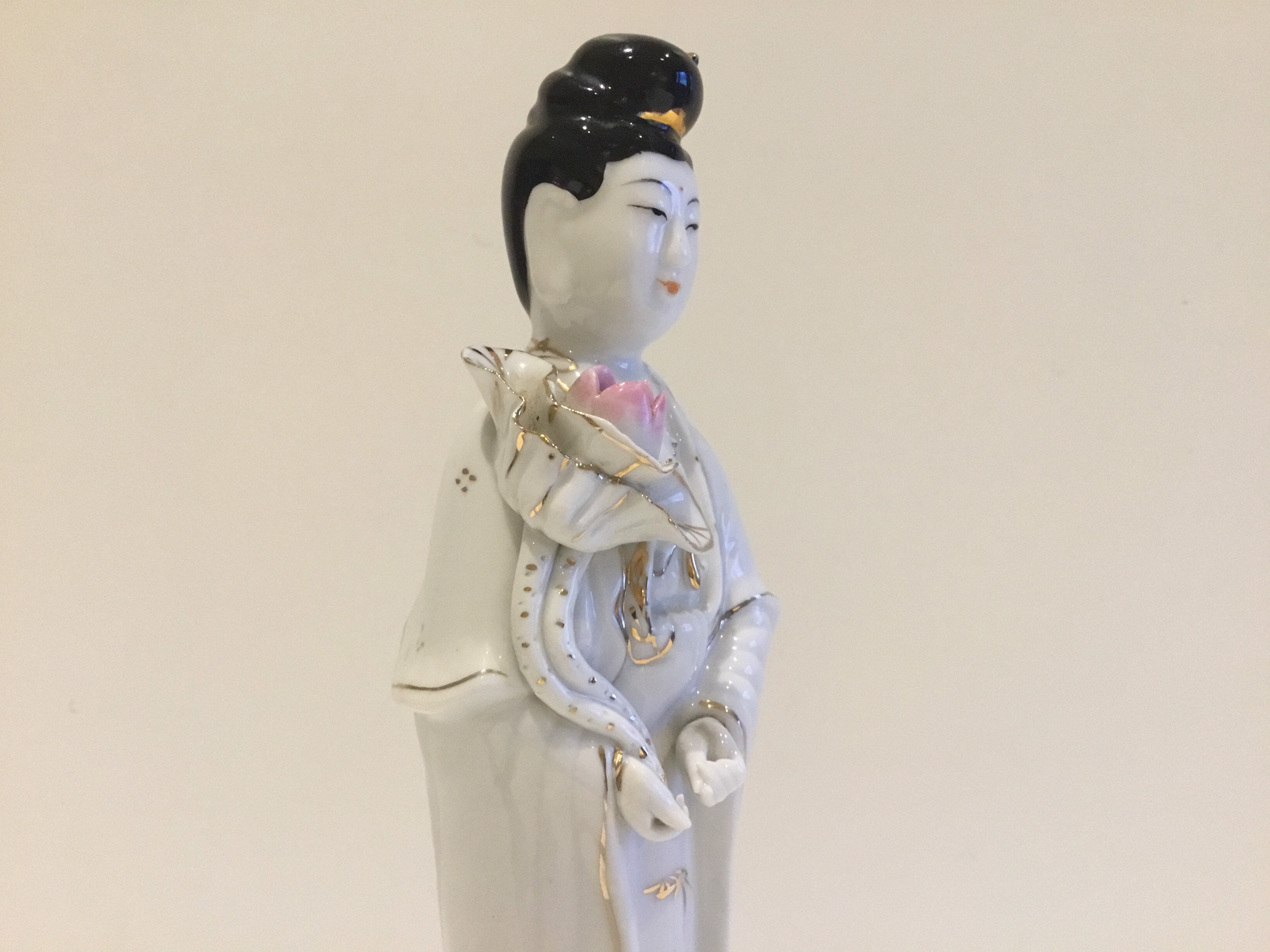 Vintage Porcelain Guan Yin | 1950s Chinese Goddess of Mercy, Hand Painted Gold Floral — photo 8 of 11