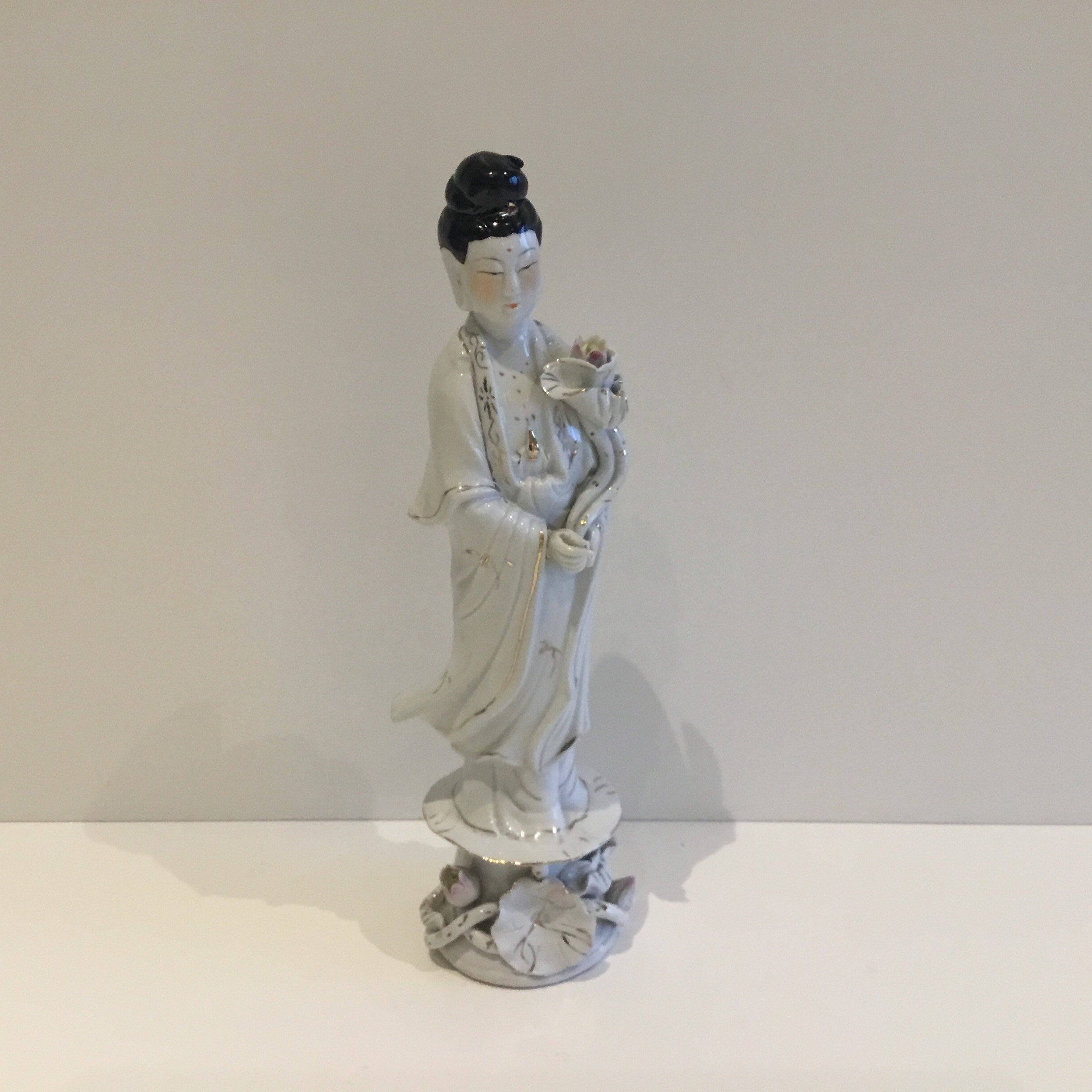 Vintage Statue Large Guan Yin Porcelain Figurine (1950s) Collectible — photo 2 of 11
