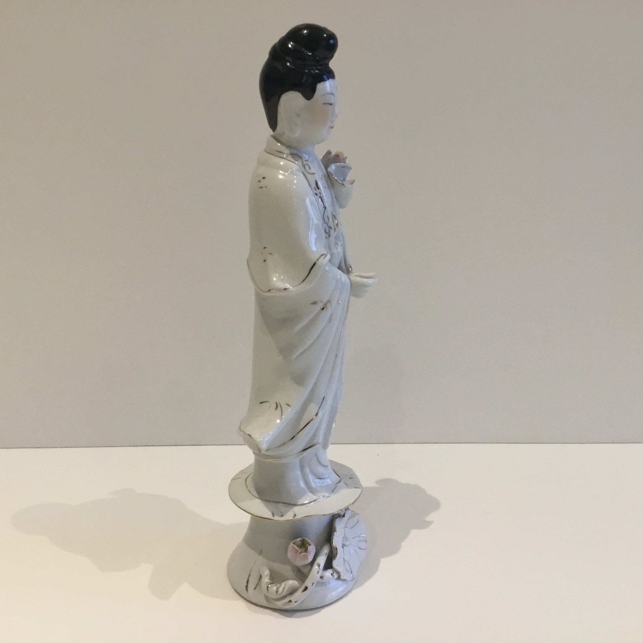 Vintage Statue Large Guan Yin Porcelain Figurine (1950s) Collectible — photo 4 of 11