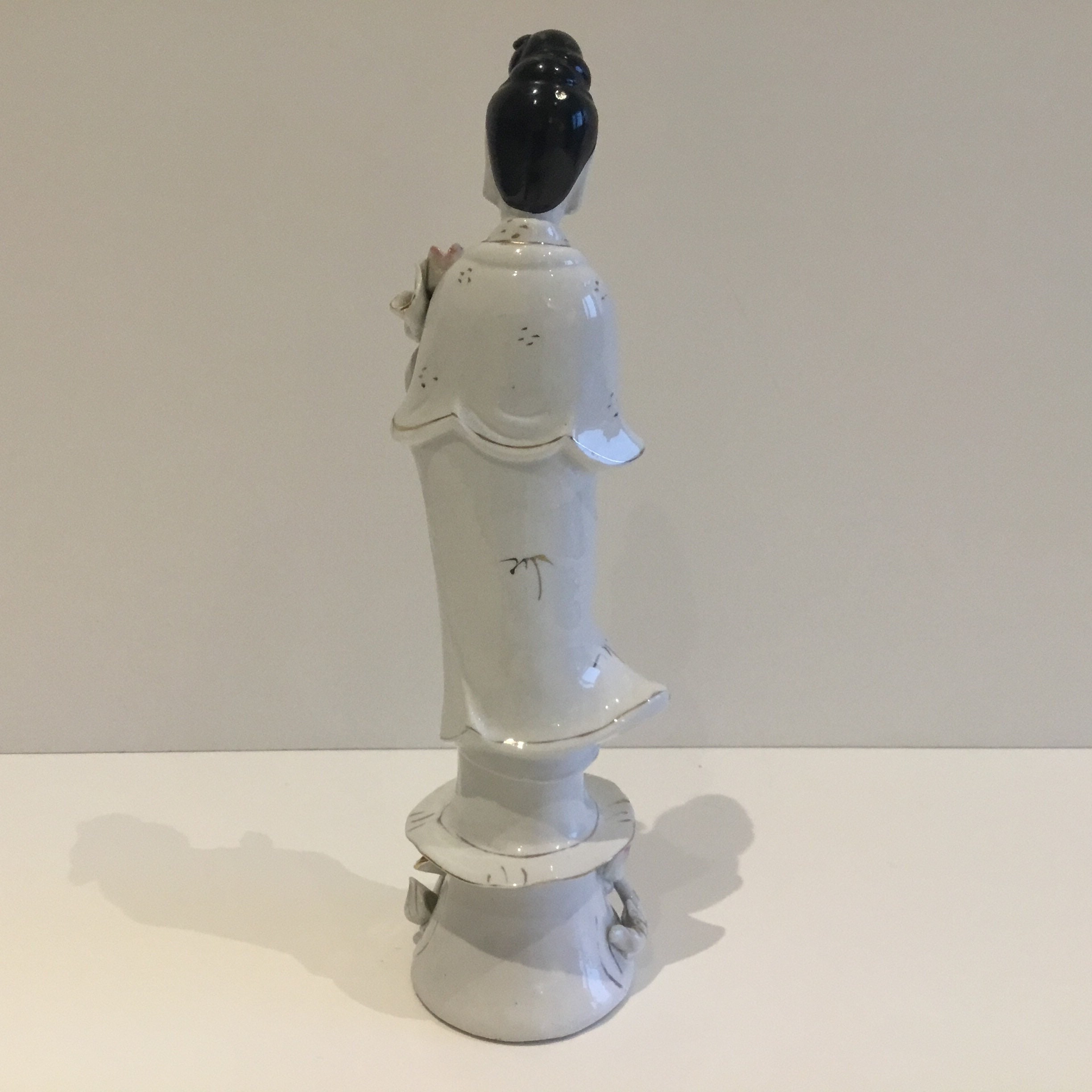 Vintage Statue Large Guan Yin Porcelain Figurine (1950s) Collectible — photo 5 of 11